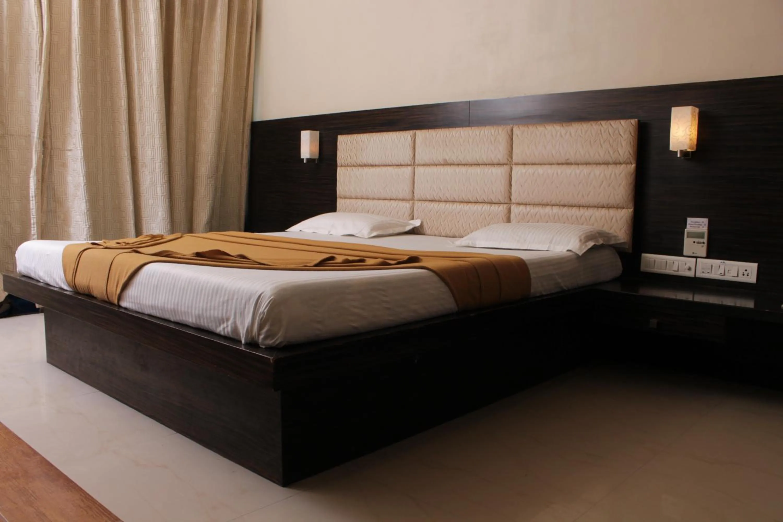 Bed in Hotel Apaar