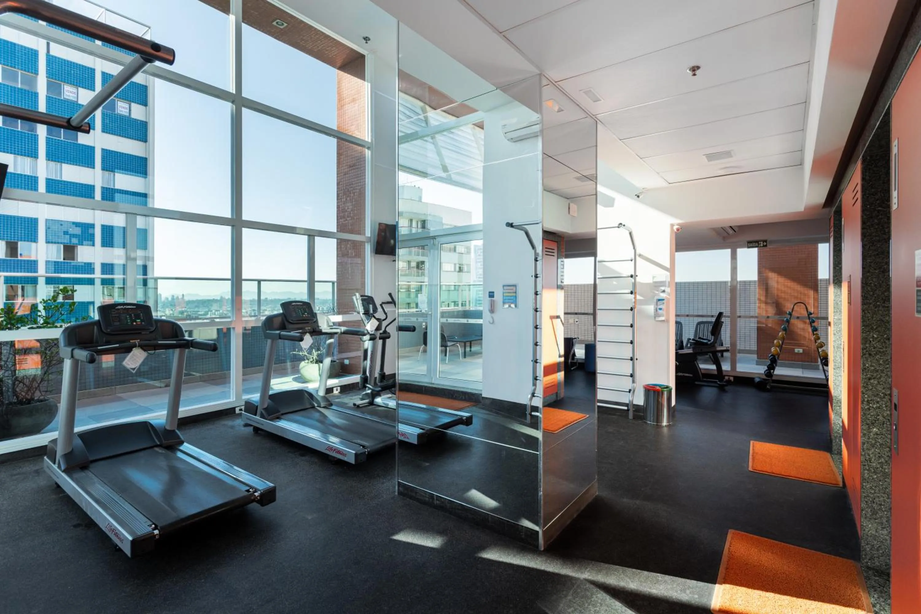 Fitness centre/facilities in Go Inn Hotel Curitiba
