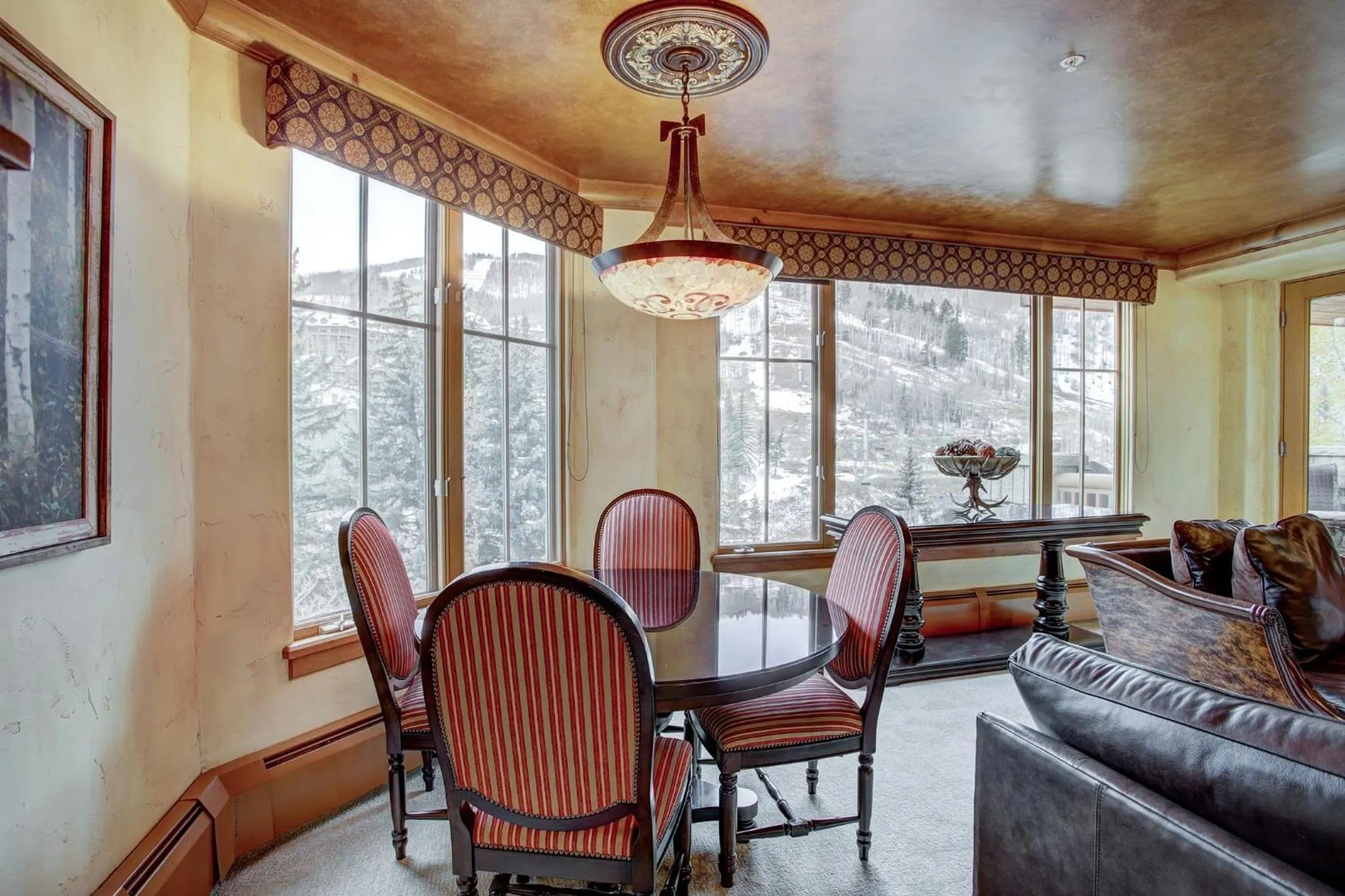 Dining area in Elkhorn Lodge, A Vail Resorts Property