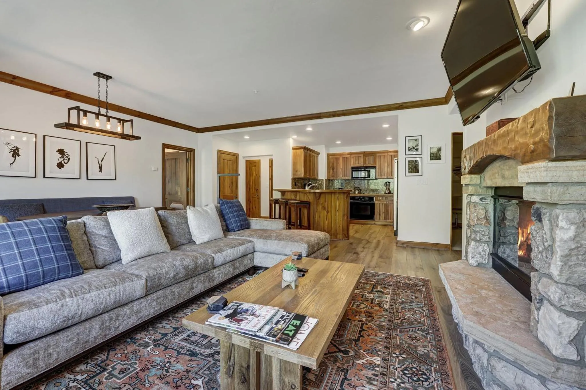 Living room in Elkhorn Lodge, A Vail Resorts Property