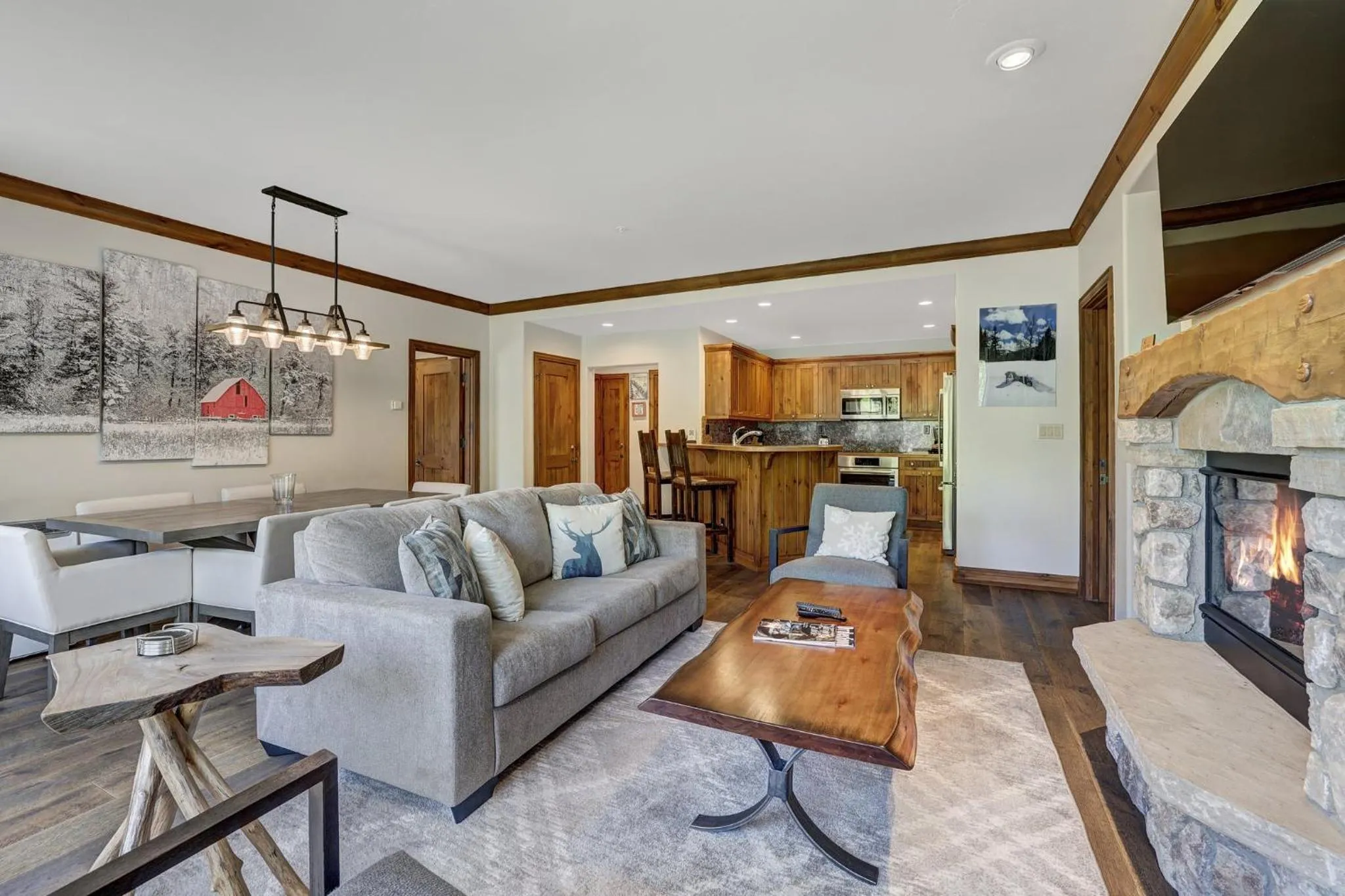 Living room in Elkhorn Lodge, A Vail Resorts Property