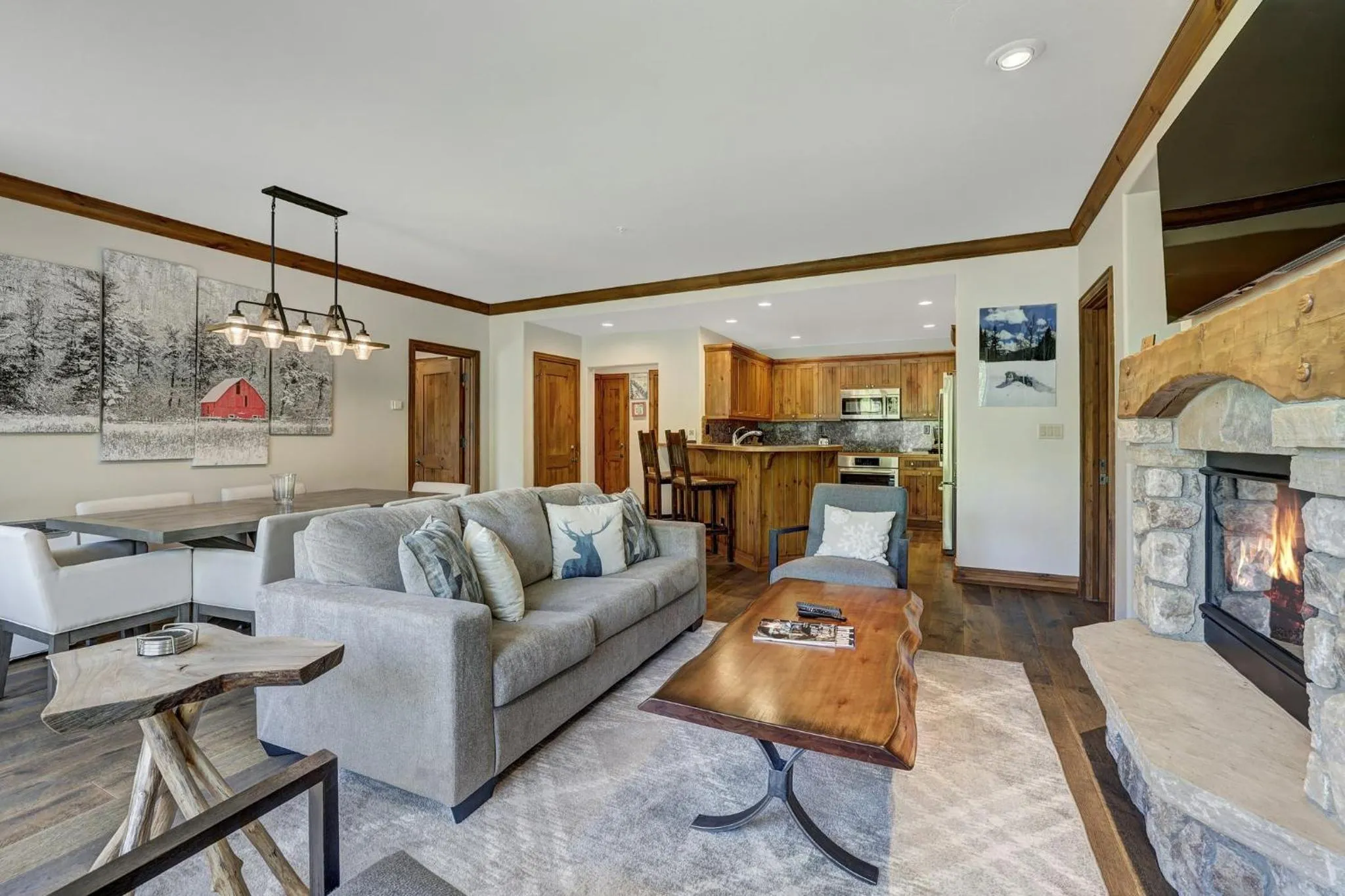 Living room in Elkhorn Lodge, A Vail Resorts Property