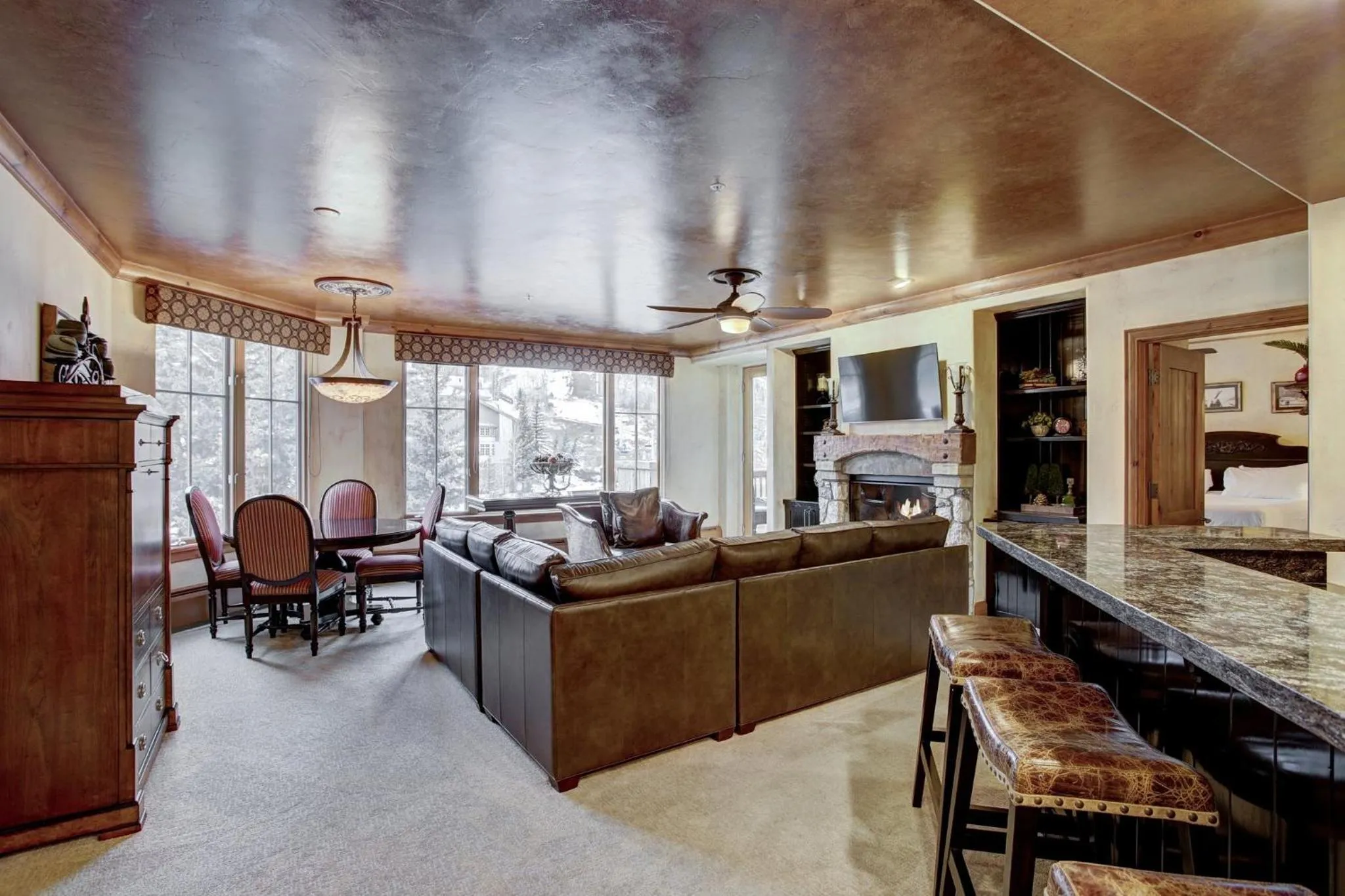 Living room in Elkhorn Lodge, A Vail Resorts Property
