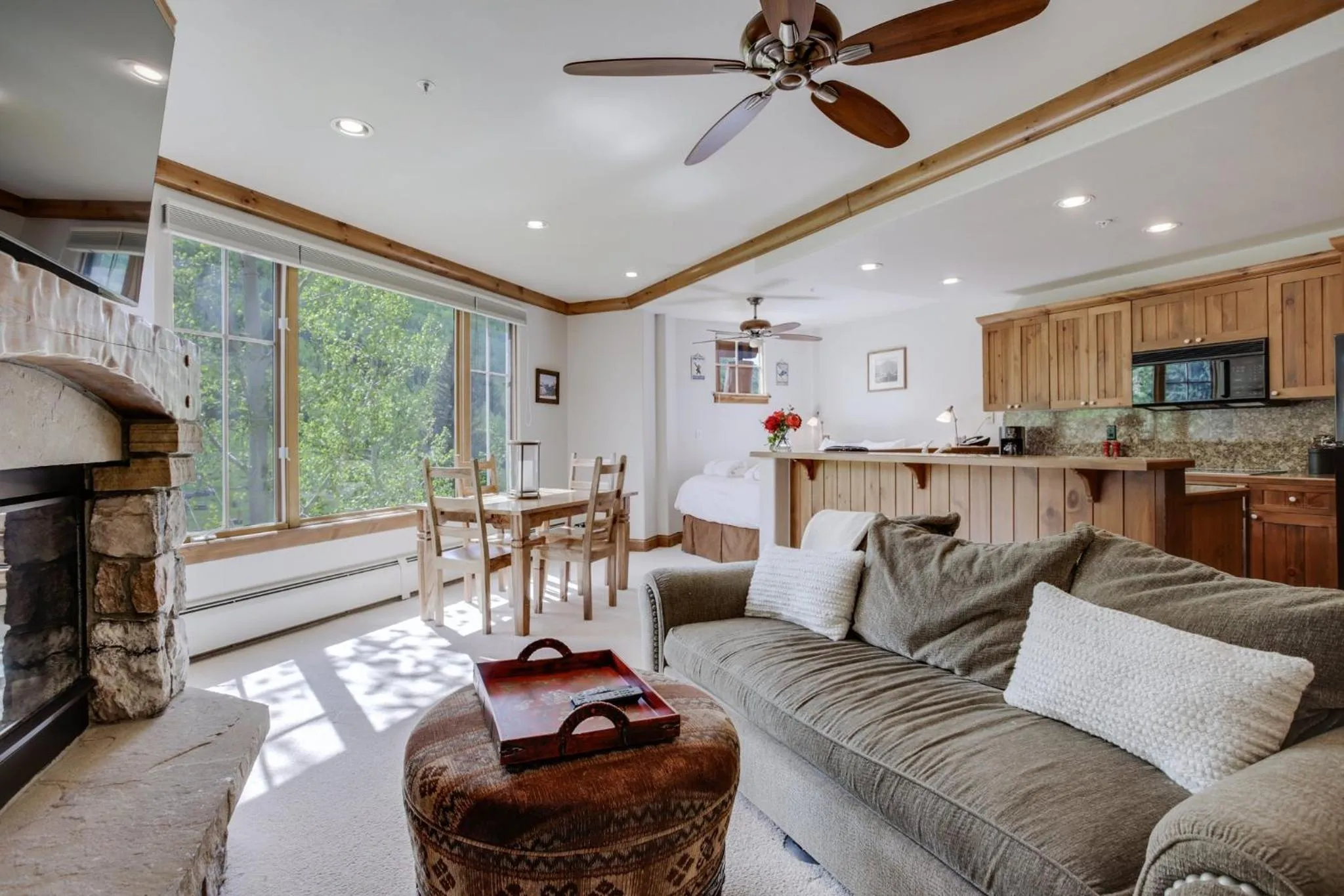 Living room in Elkhorn Lodge, A Vail Resorts Property