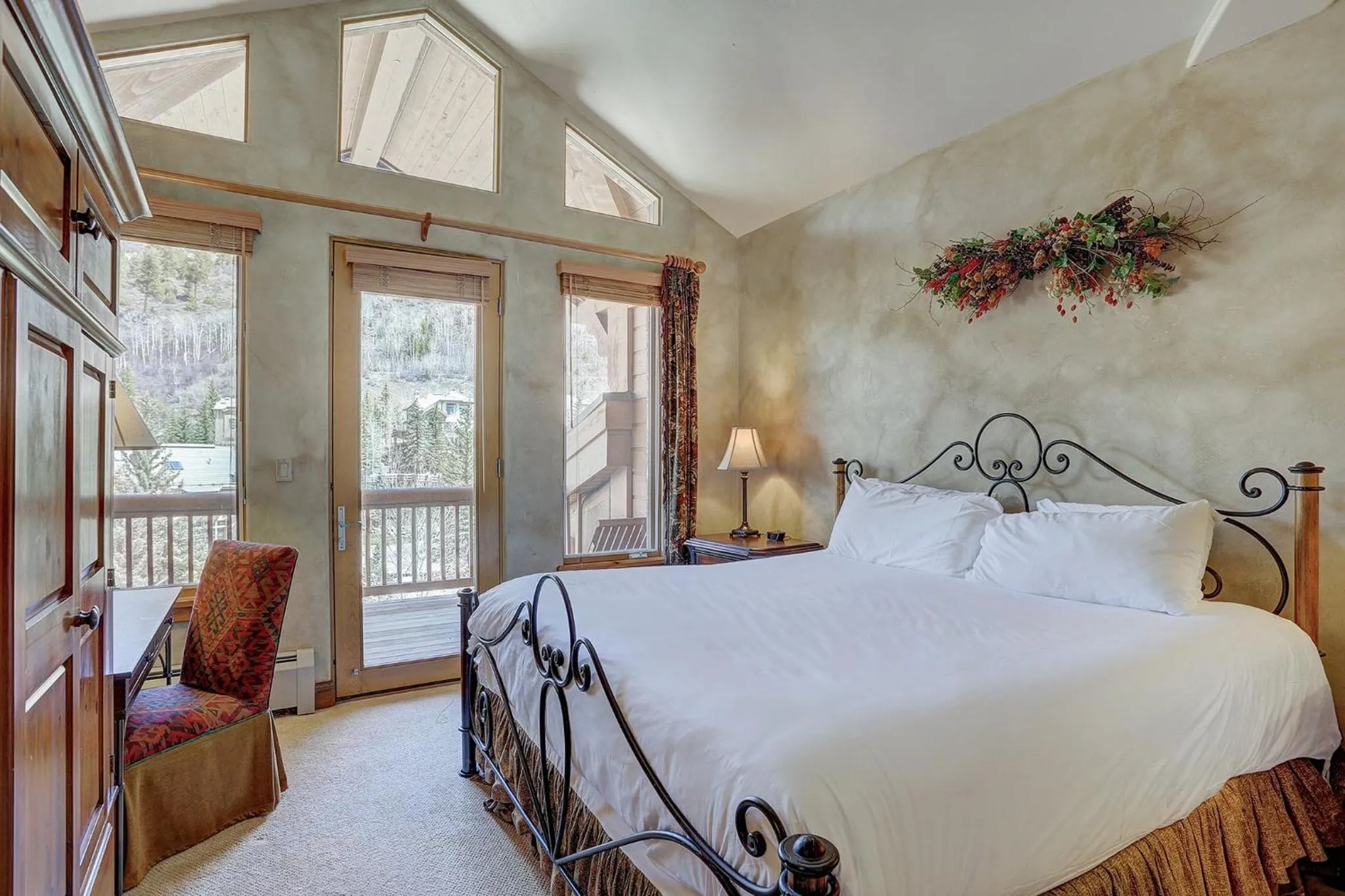 Photo of the whole room, Bed in Elkhorn Lodge, A Vail Resorts Property
