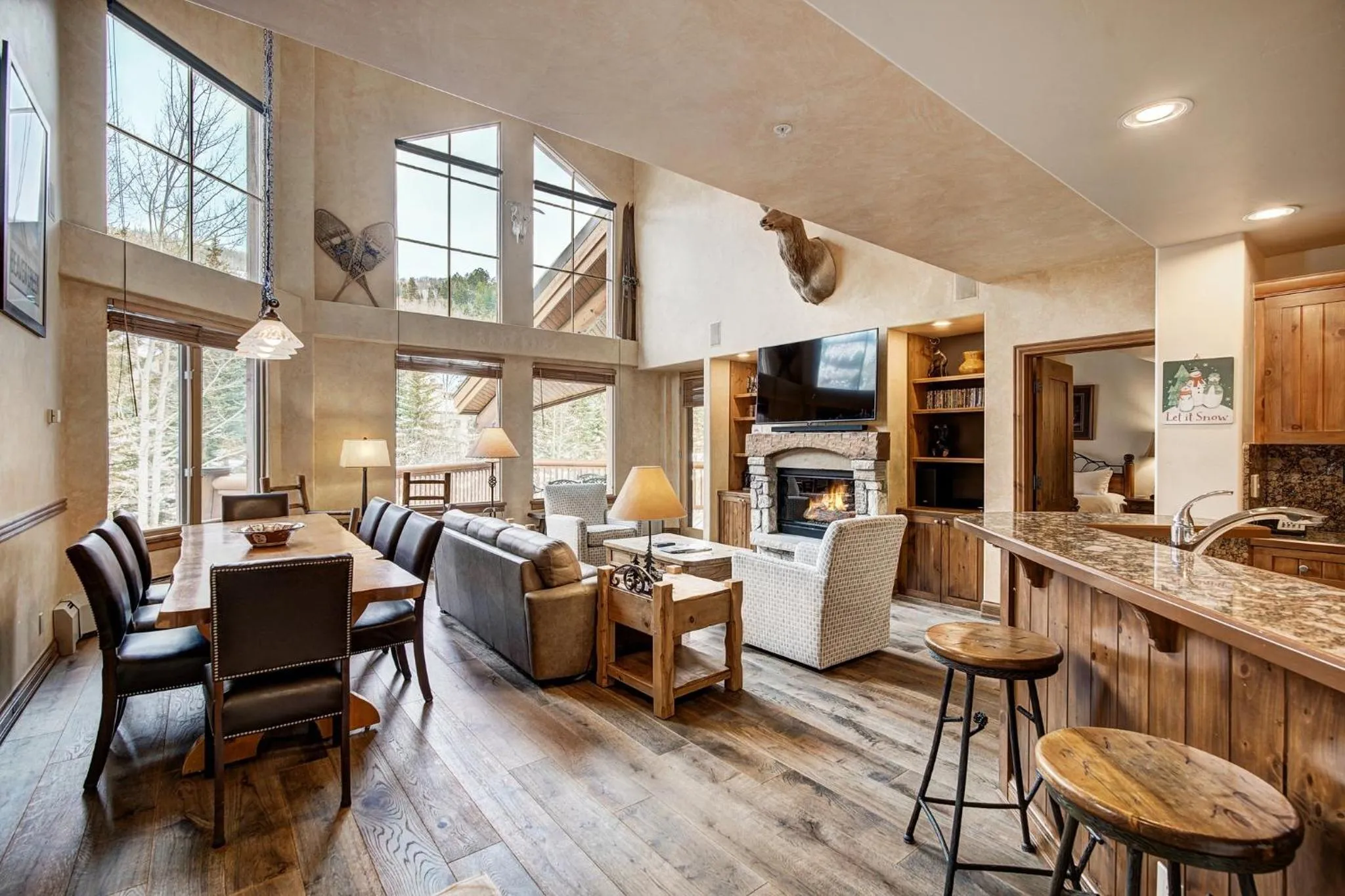 Living room in Elkhorn Lodge, A Vail Resorts Property