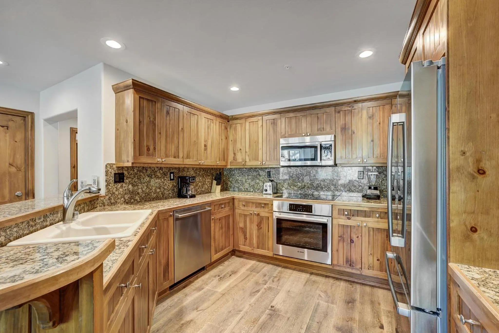 Communal kitchen in Elkhorn Lodge, A Vail Resorts Property