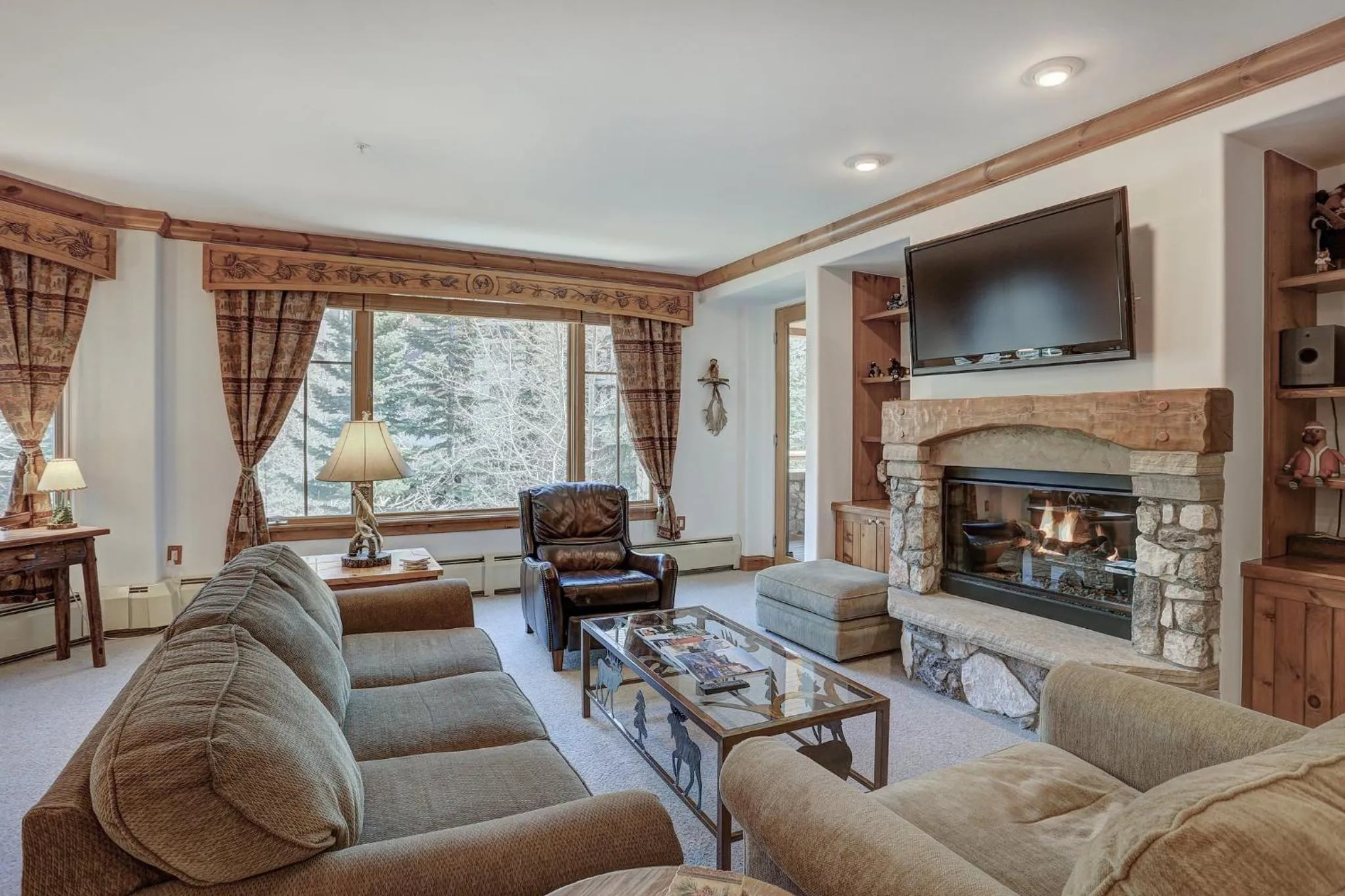 Living room in Elkhorn Lodge, A Vail Resorts Property