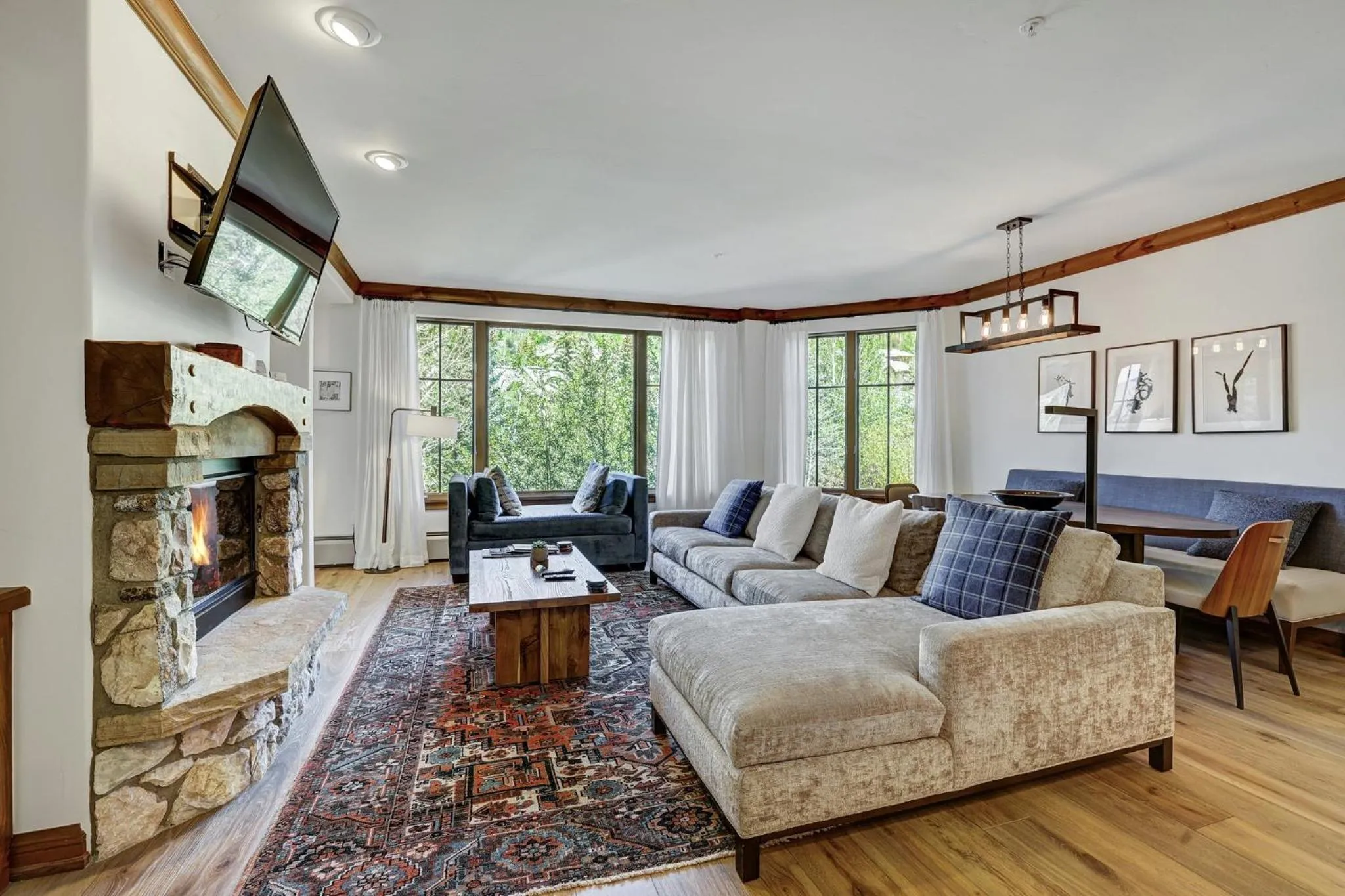 Living room in Elkhorn Lodge, A Vail Resorts Property