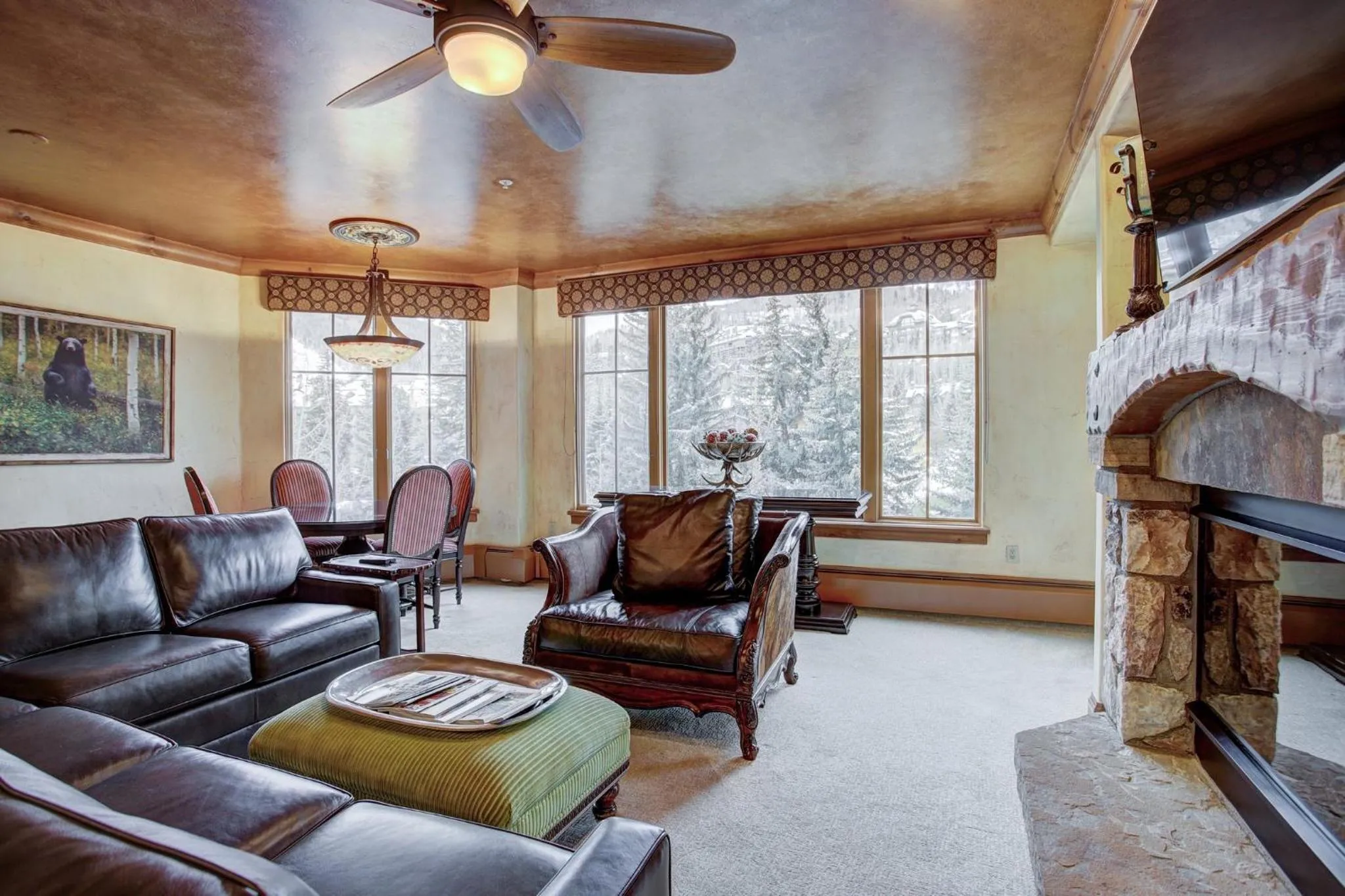Living room in Elkhorn Lodge, A Vail Resorts Property