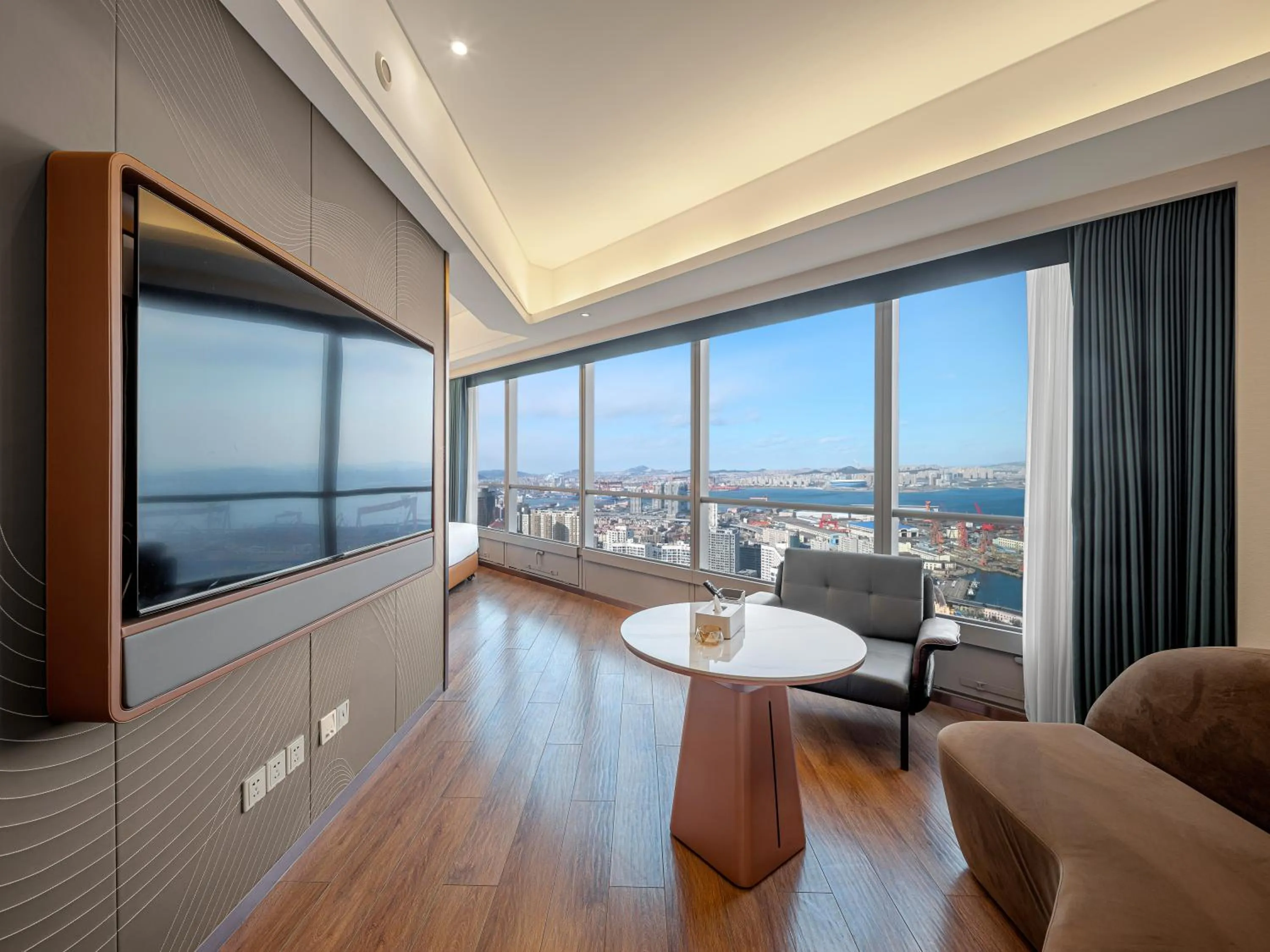 Natural landscape in Dalian Zhongshan Square Seaview Meilun Hotel