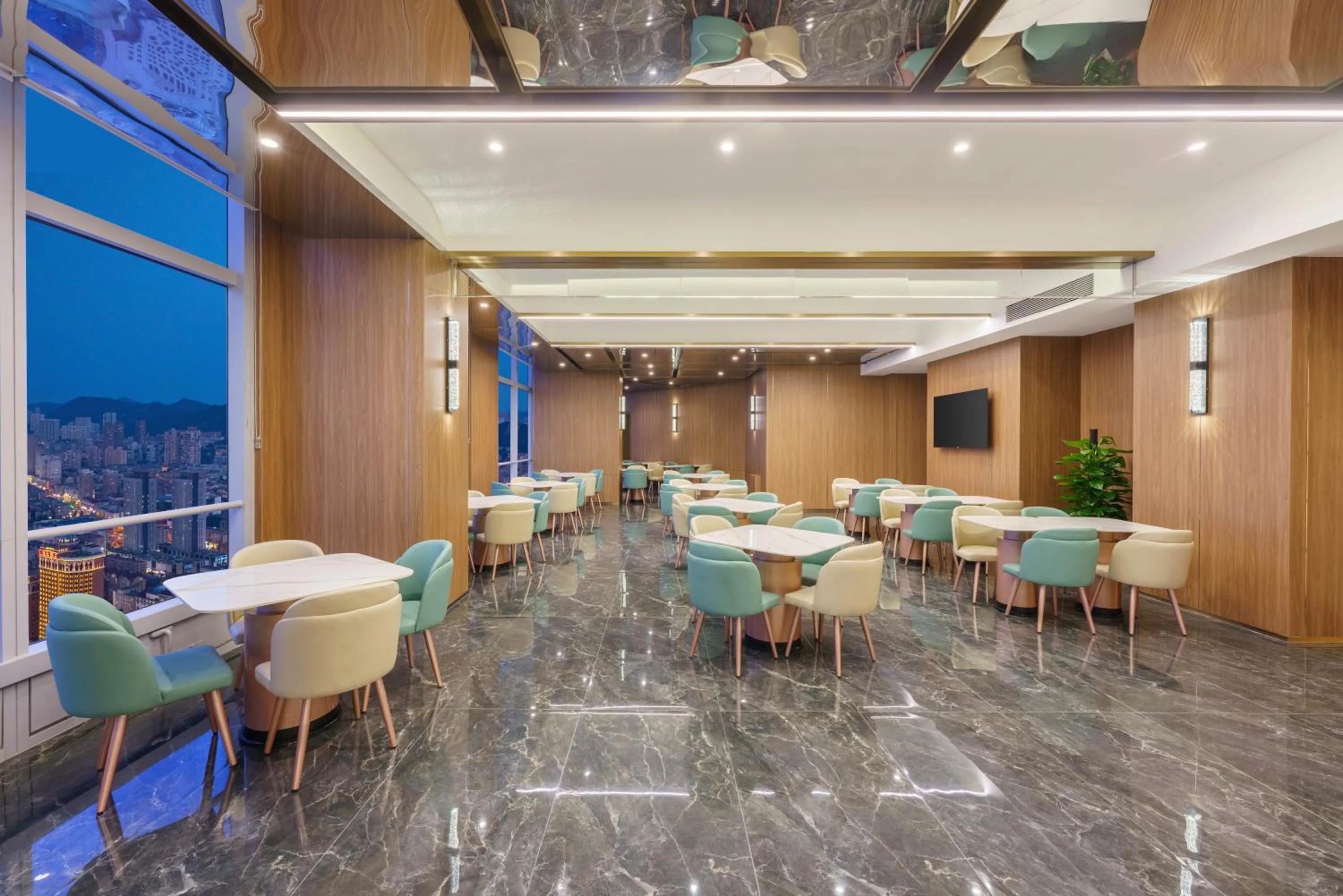 Restaurant/places to eat in Dalian Zhongshan Square Seaview Meilun Hotel