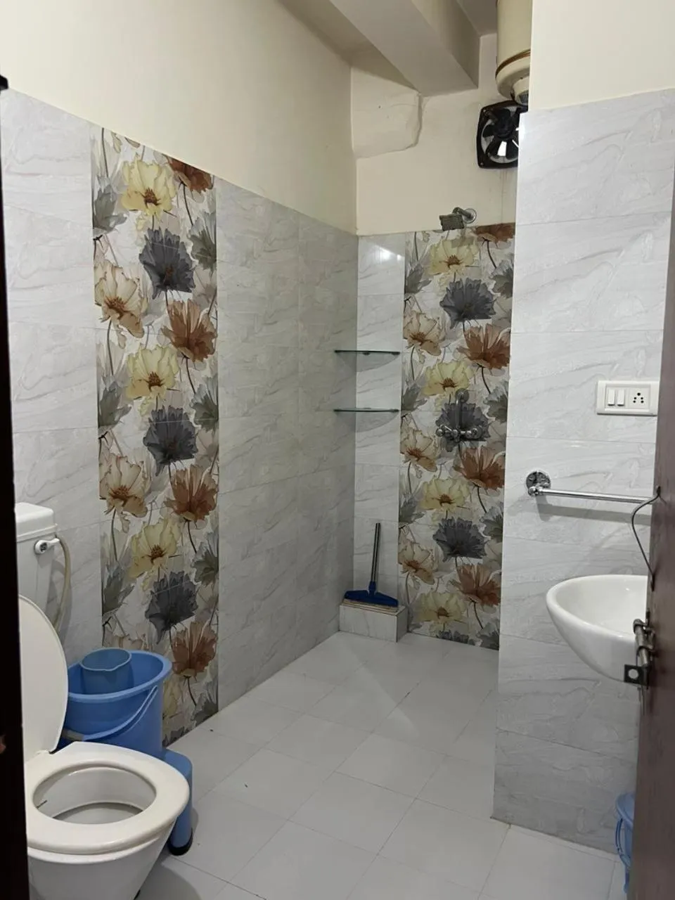 Bathroom in Doongri Haveli