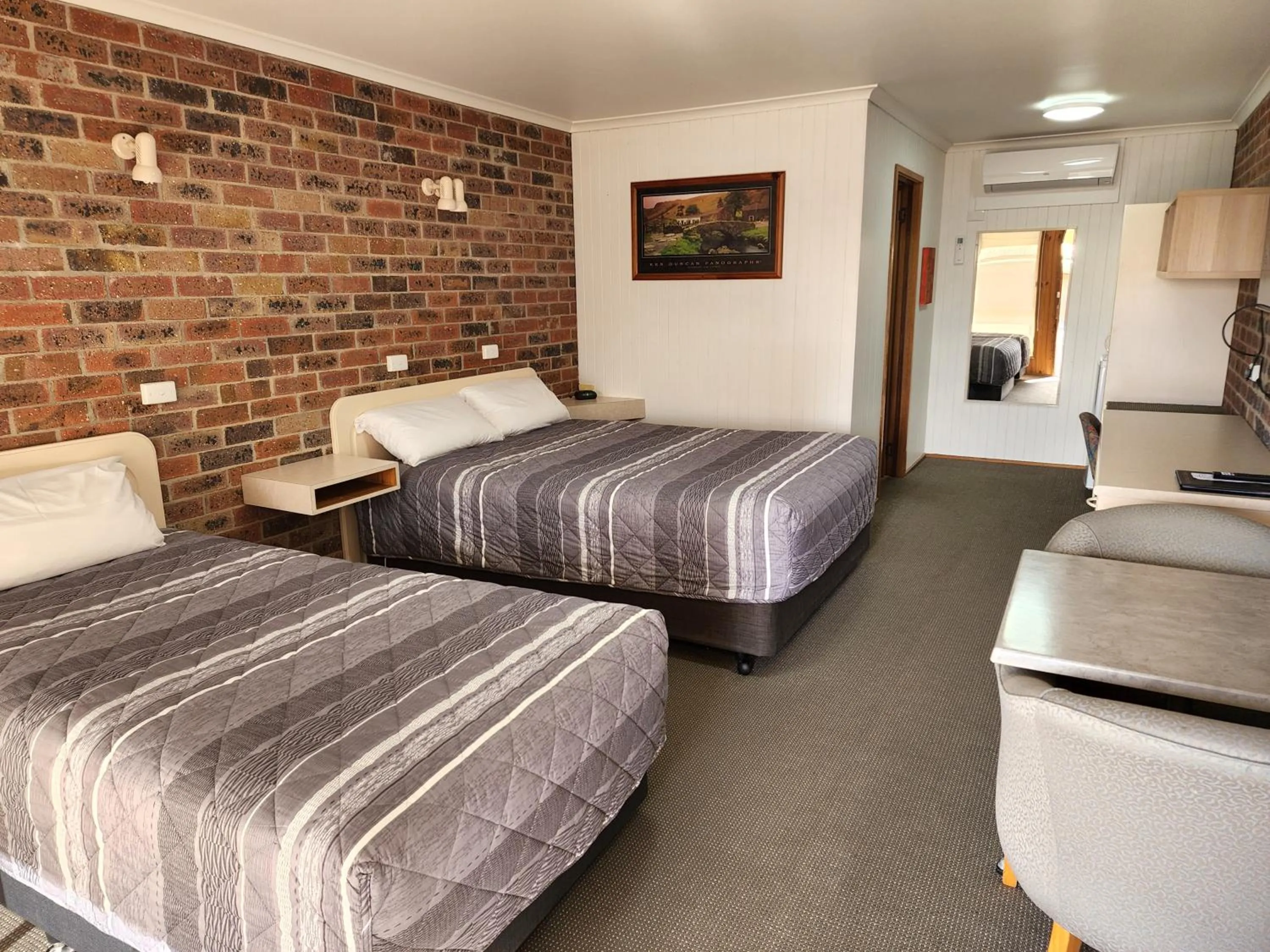 Bed in Country Roads Motor Inn Naracoorte
