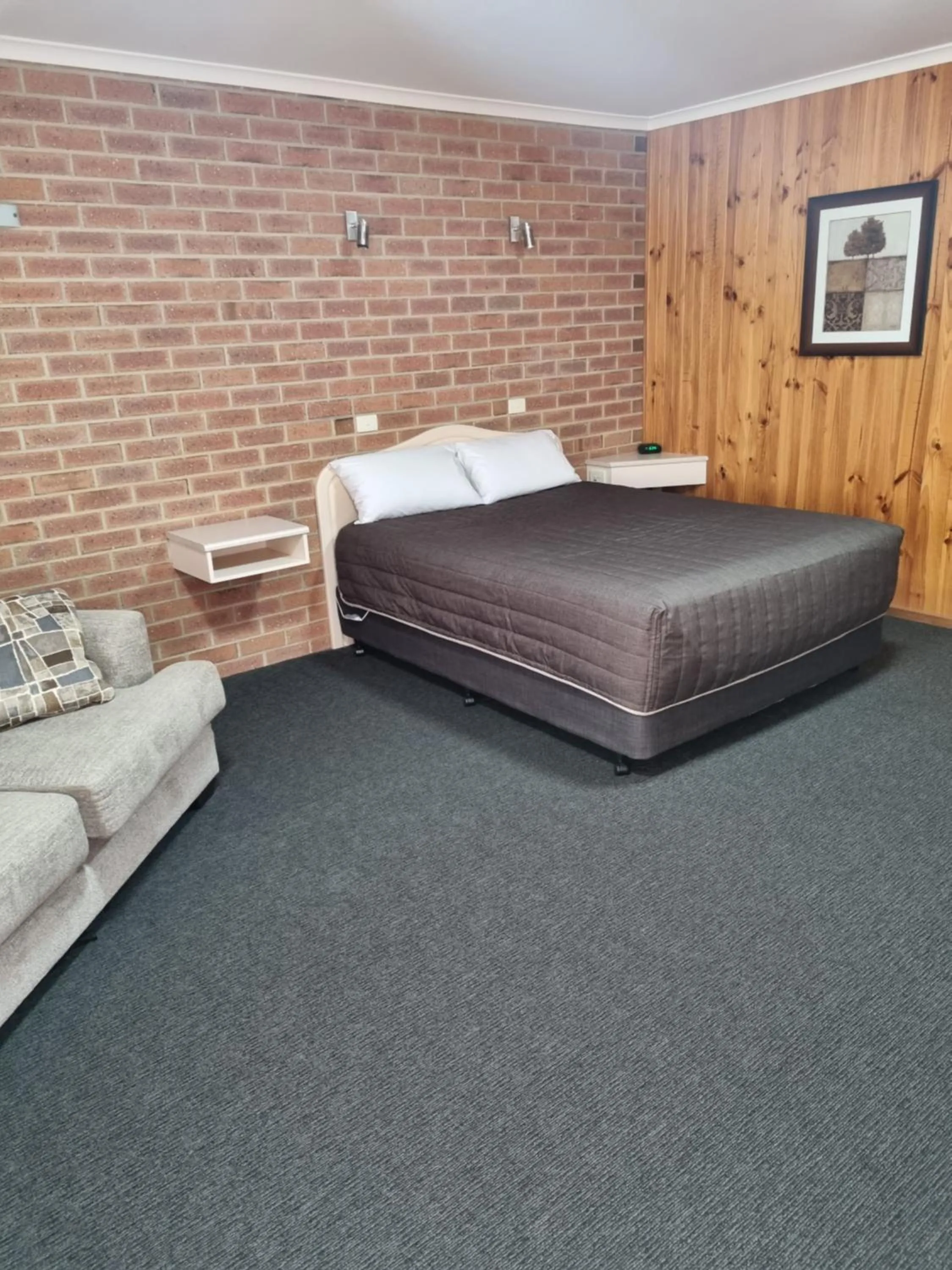 View (from property/room), Bed in Country Roads Motor Inn Naracoorte