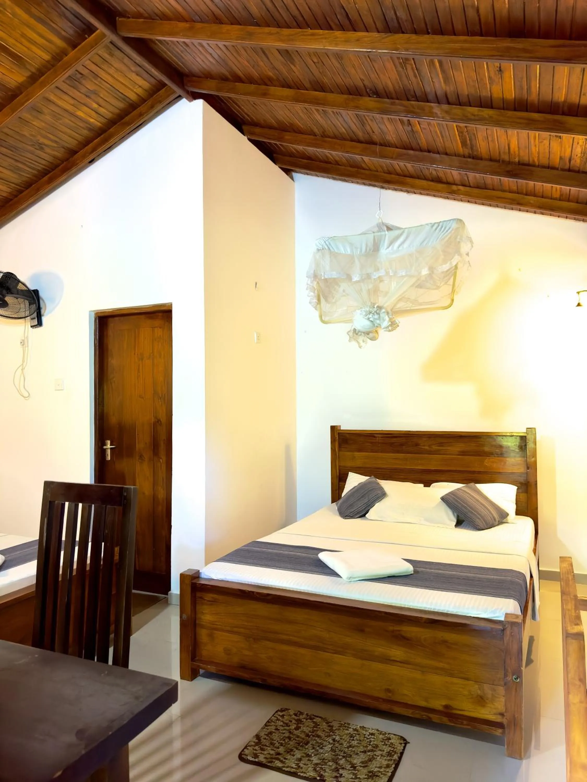 Bedroom, Bed in Birds Paradise Inn