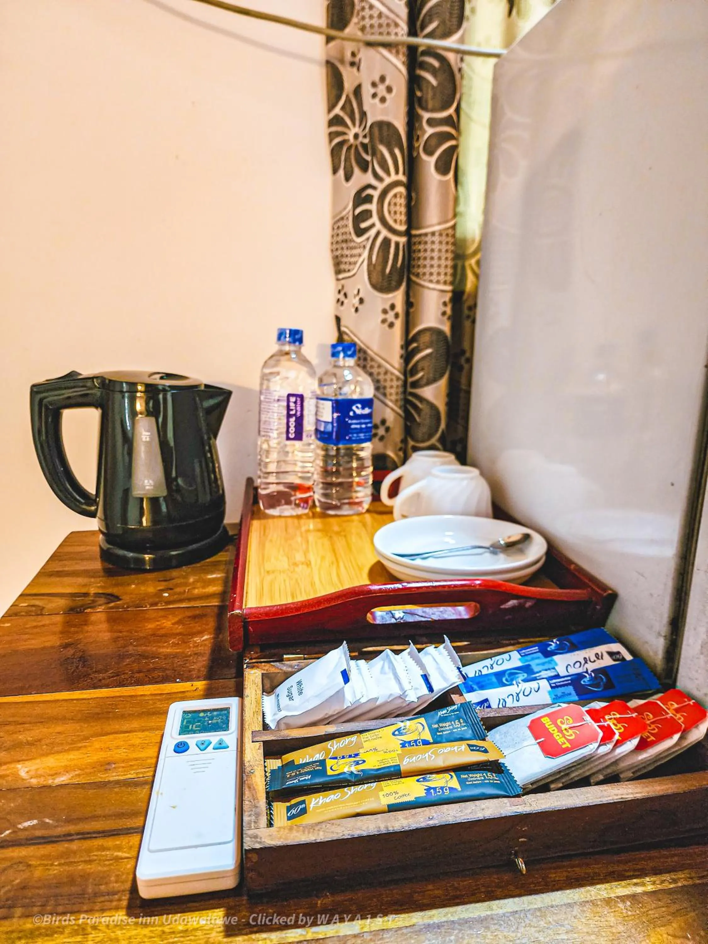 Coffee/tea facilities in Birds Paradise Inn