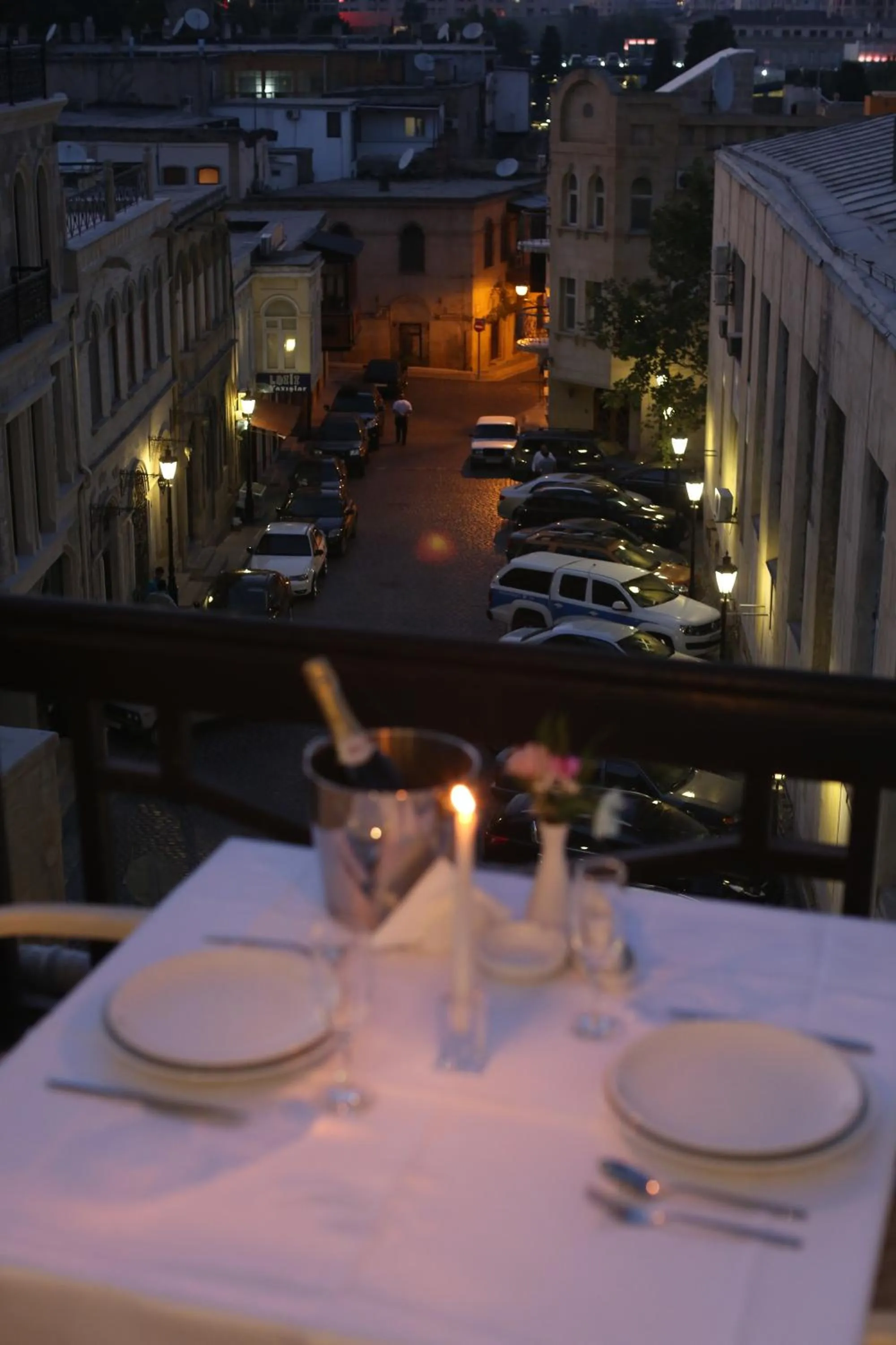 Restaurant/places to eat in Old Street Boutique Hotel