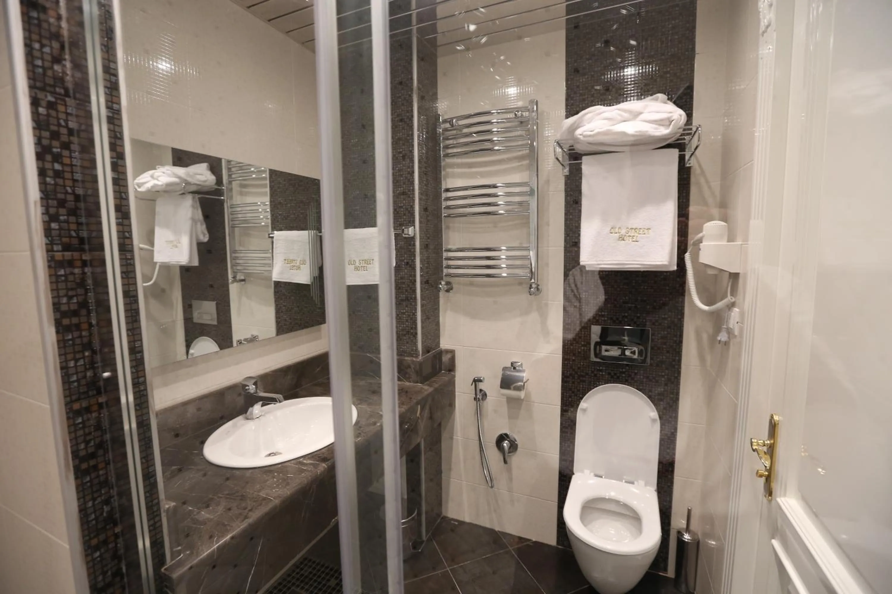 Shower in Old Street Boutique Hotel