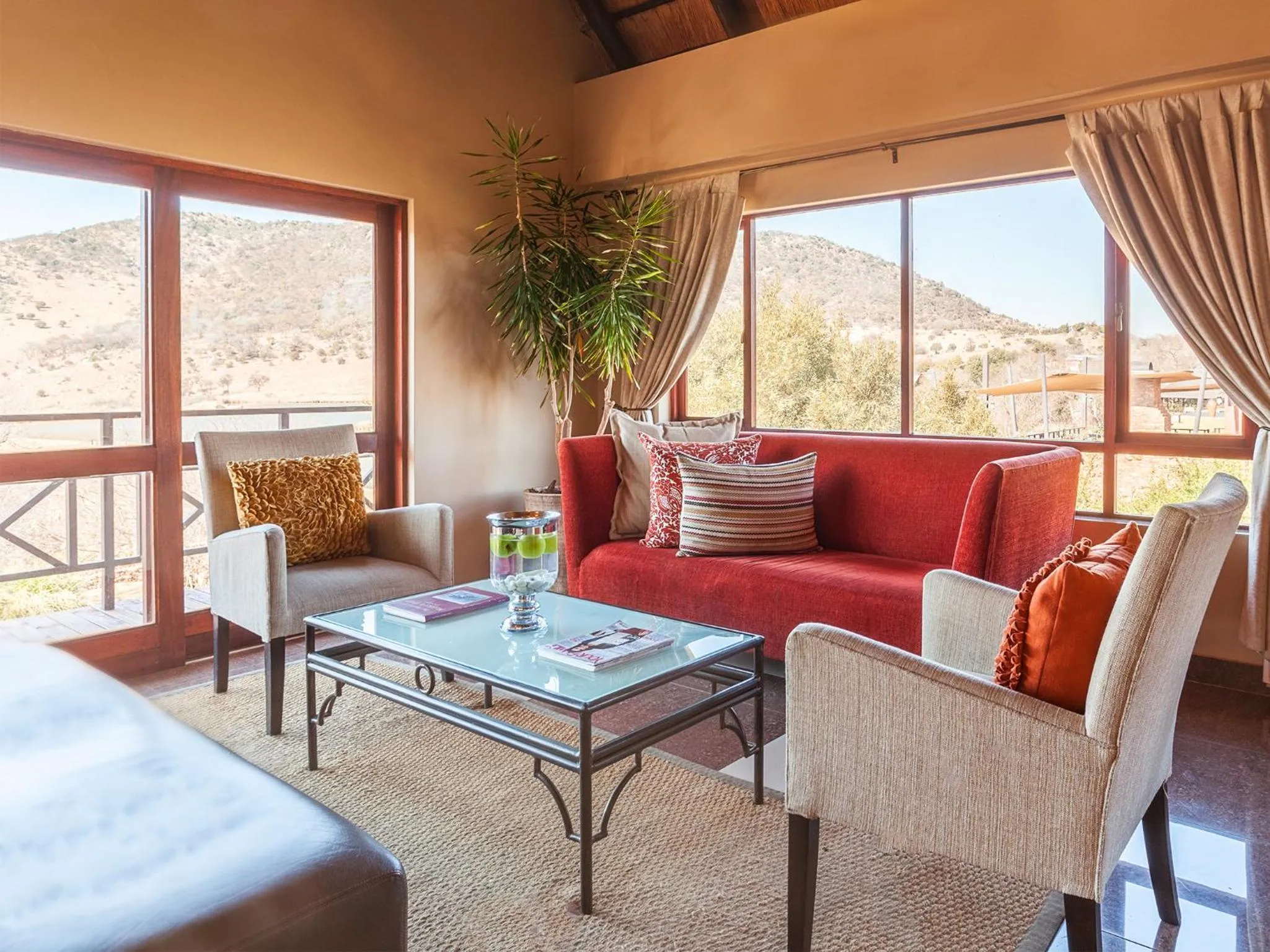 Communal lounge/ TV room in Kloofzicht Lodge & Spa