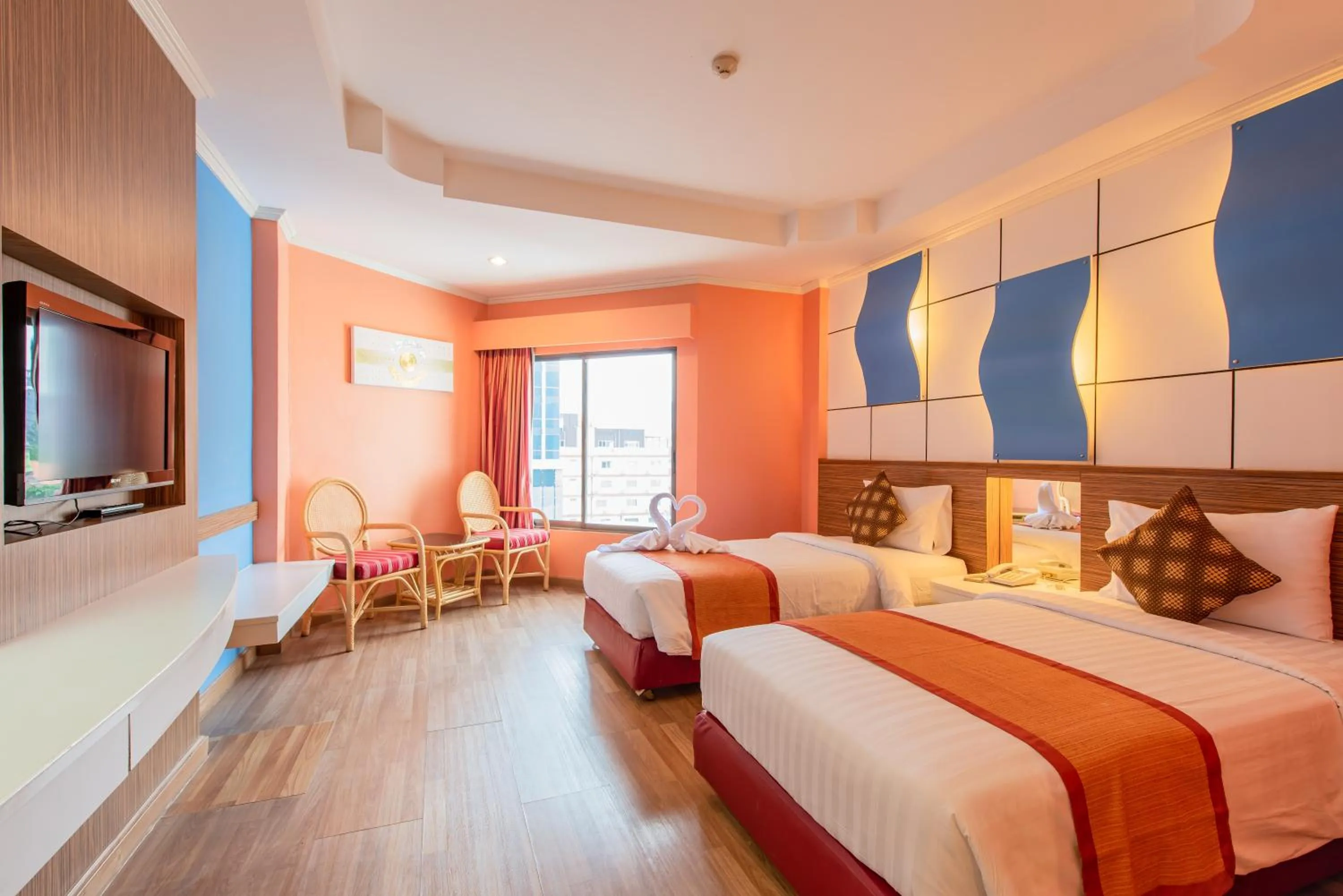 Photo of the whole room, Bed in Caesar Palace Hotel