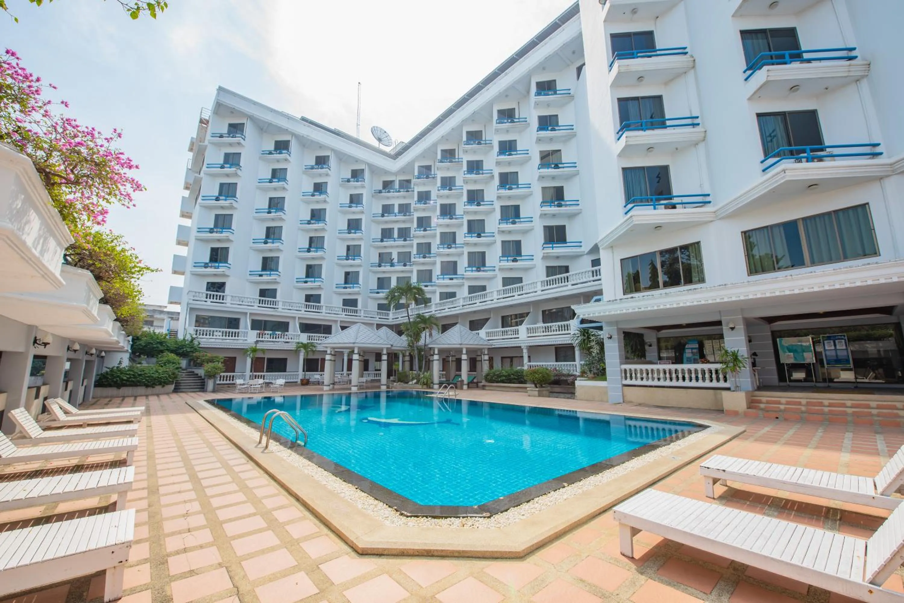 Swimming pool in Caesar Palace Hotel