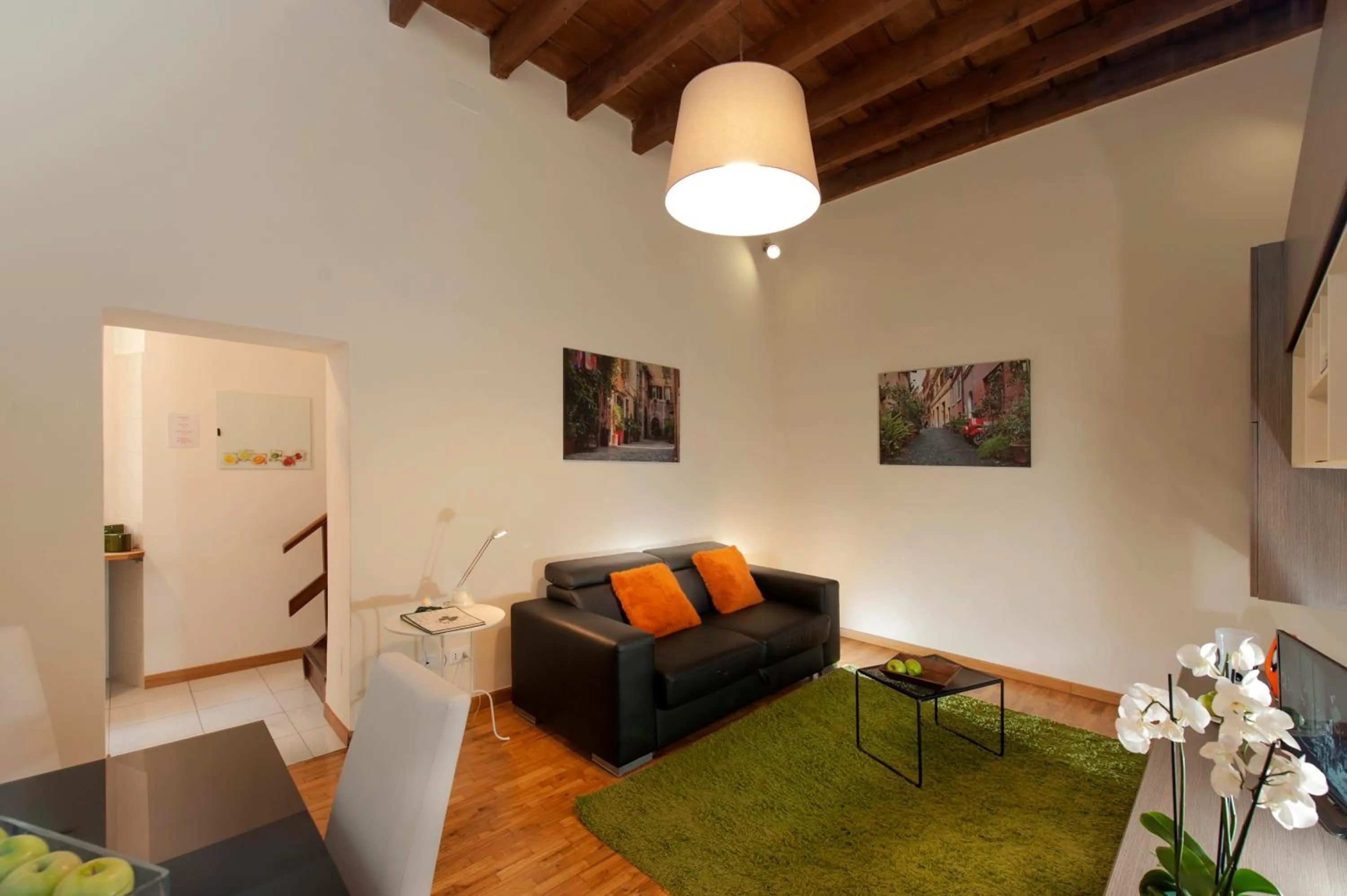 Living room in FL Apartments Charming Flat in the heart of Trastevere