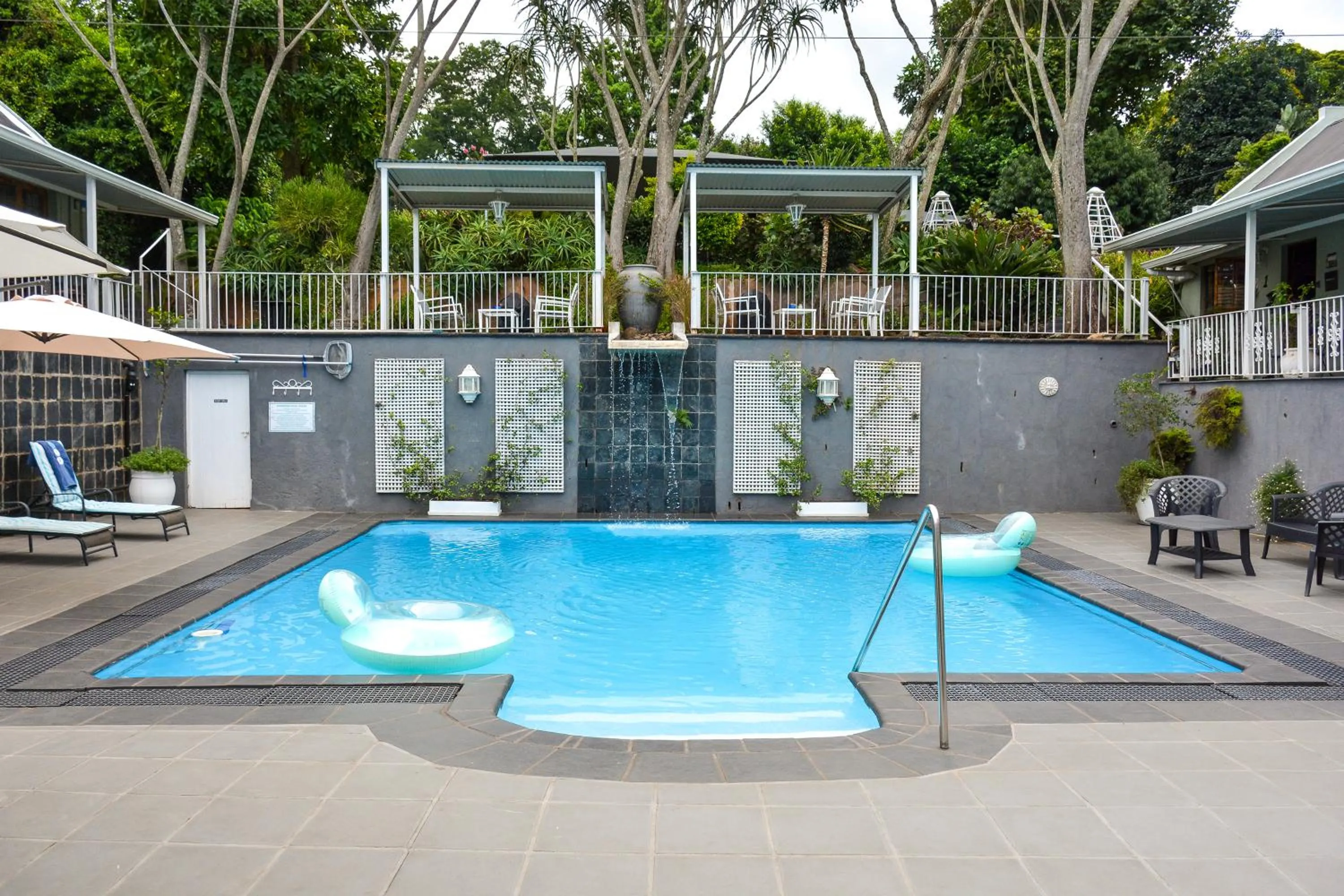 Swimming pool in Apartment 7 On Oakleigh