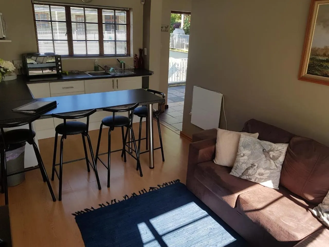 Seating area in Apartment 7 On Oakleigh