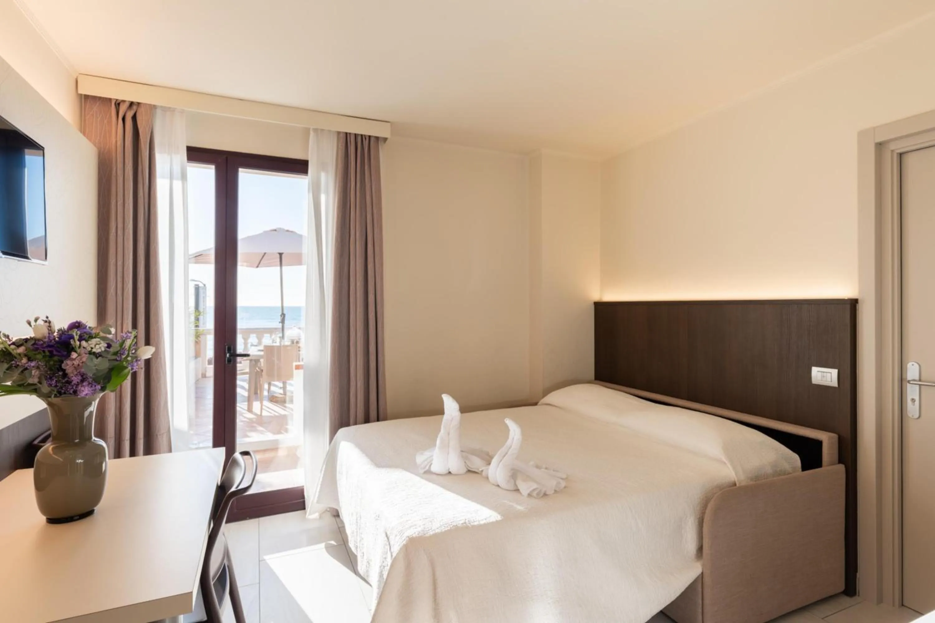 Photo of the whole room, Bed in Del Prado