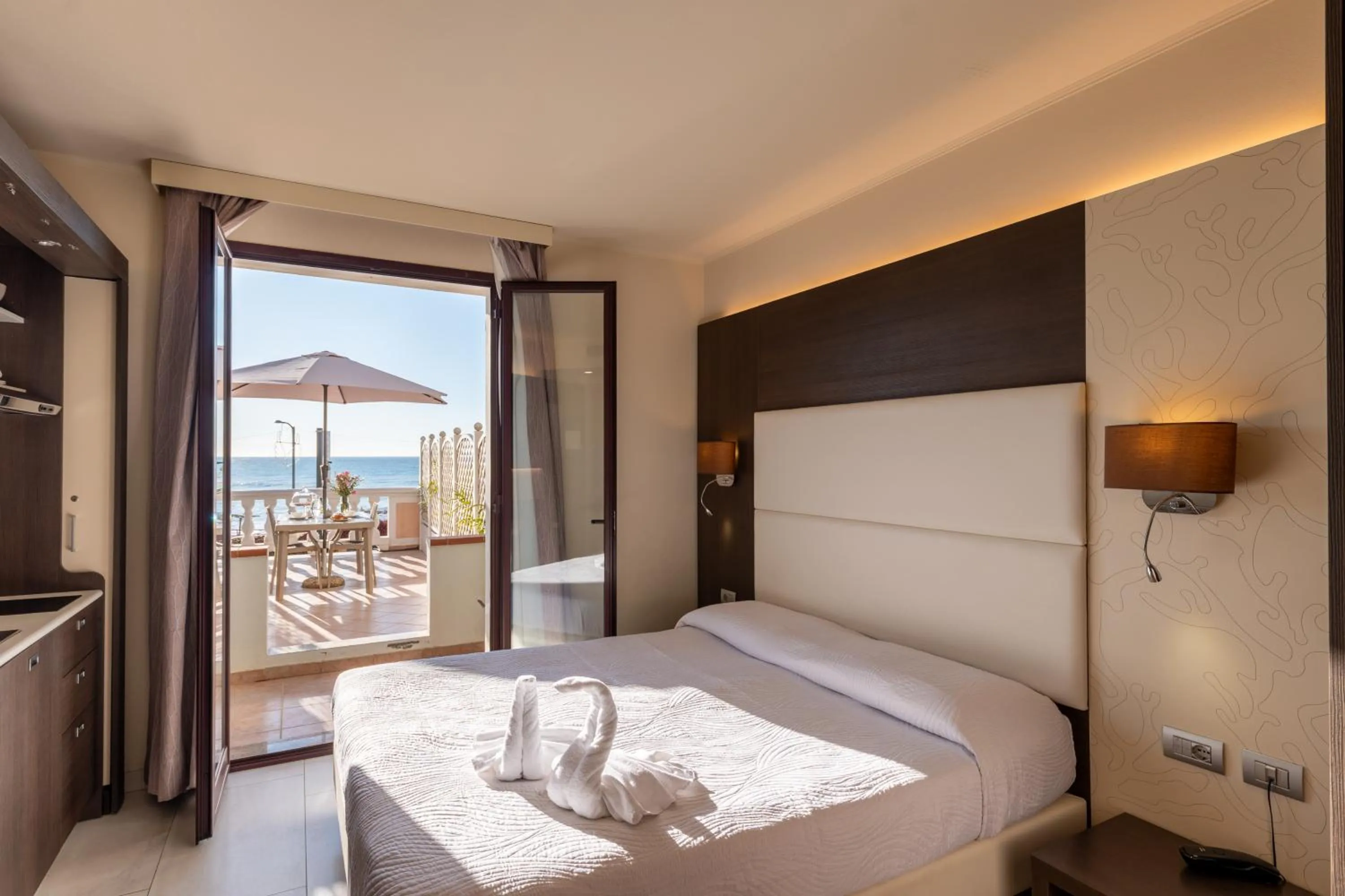 Bedroom, Bed in Del Prado