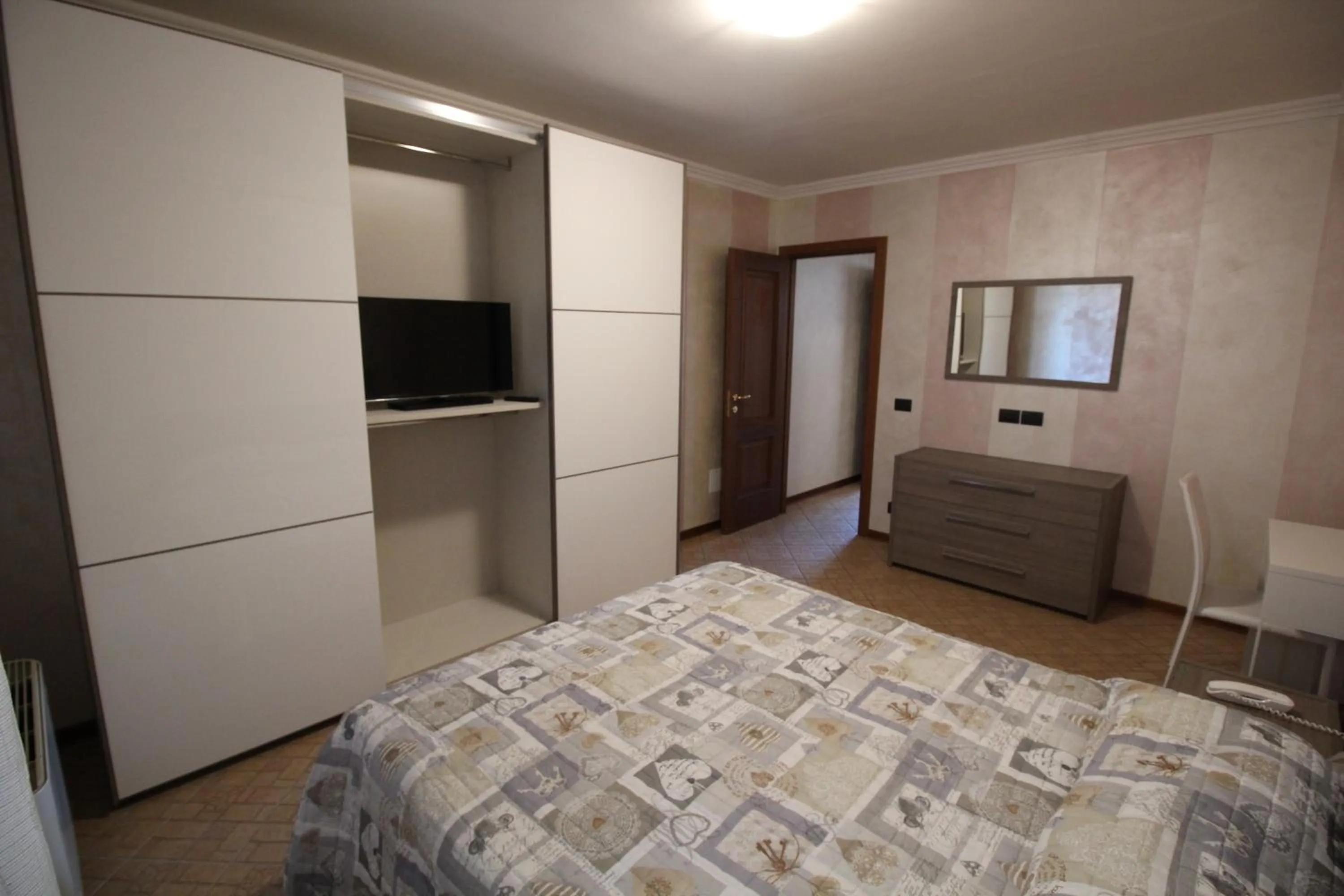 Bedroom, Bed in Del Prado