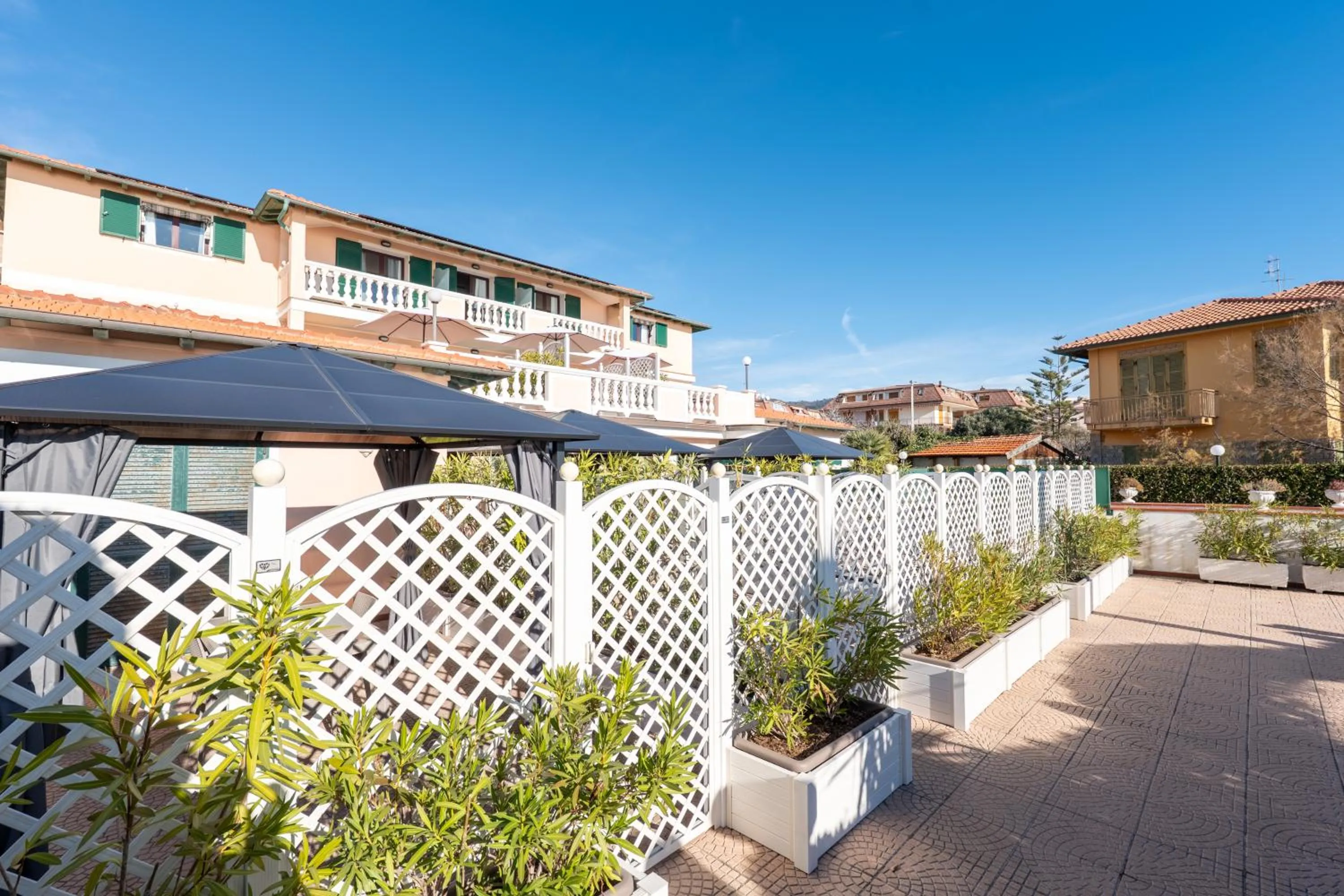 Property building in Del Prado