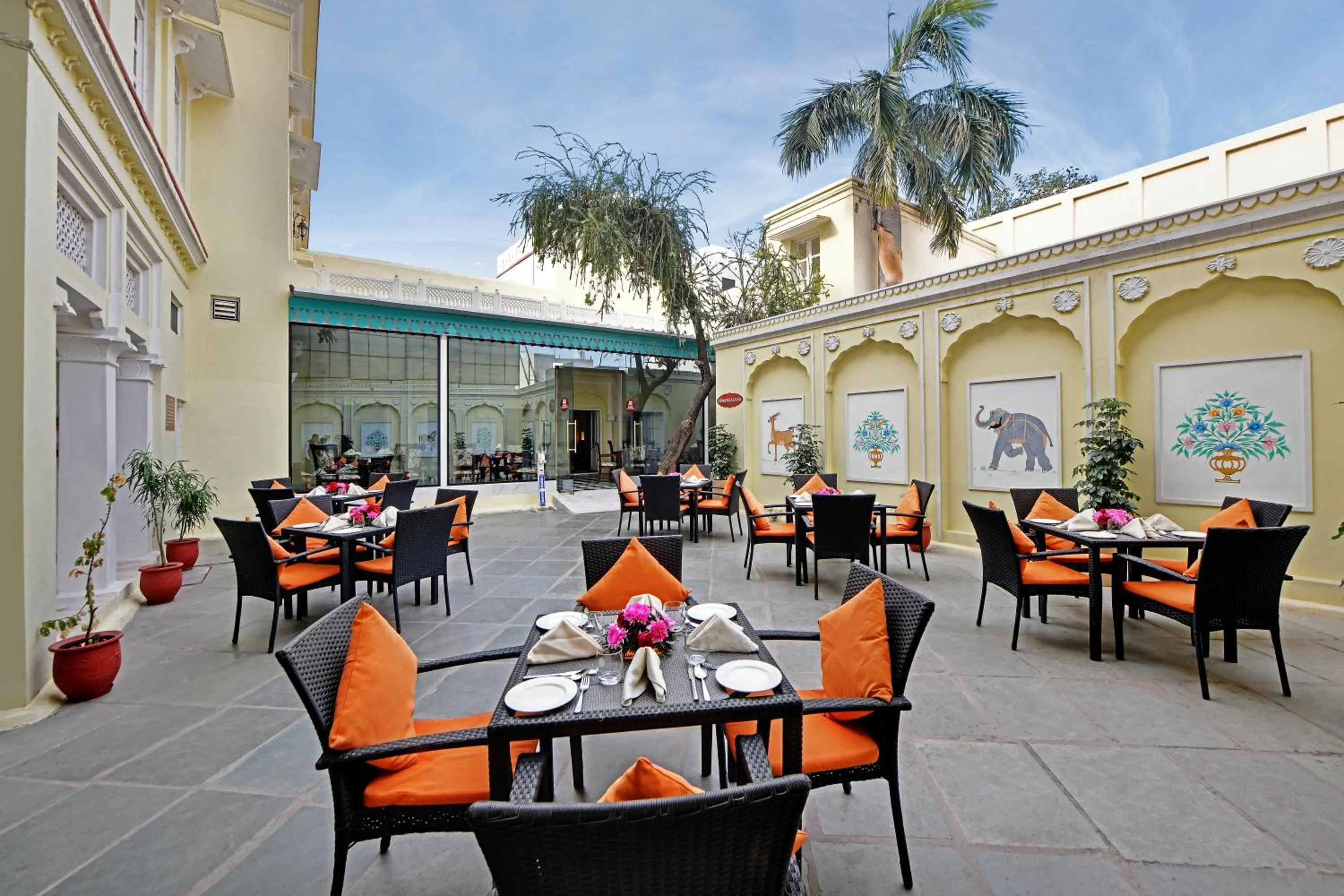 Restaurant/places to eat in WelcomHeritage Ramgarh