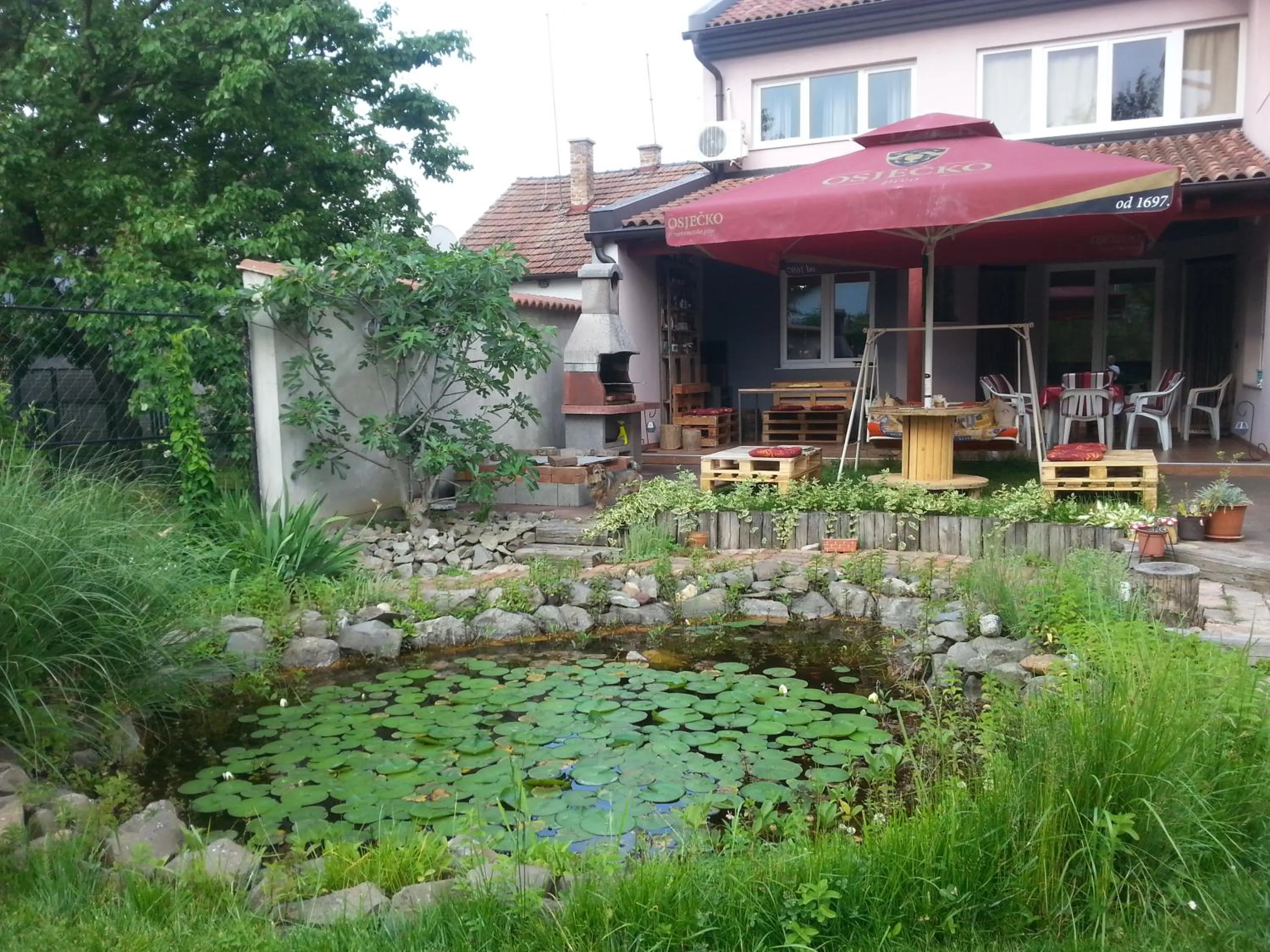 BBQ facilities in Studio Apartments Korosteljev