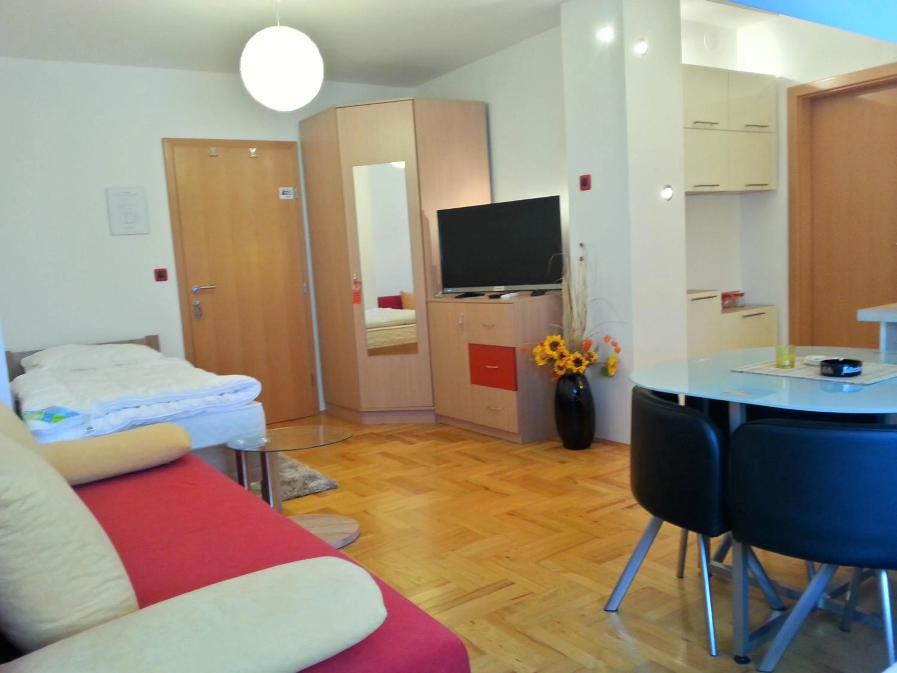 Bed in Studio Apartments Korosteljev