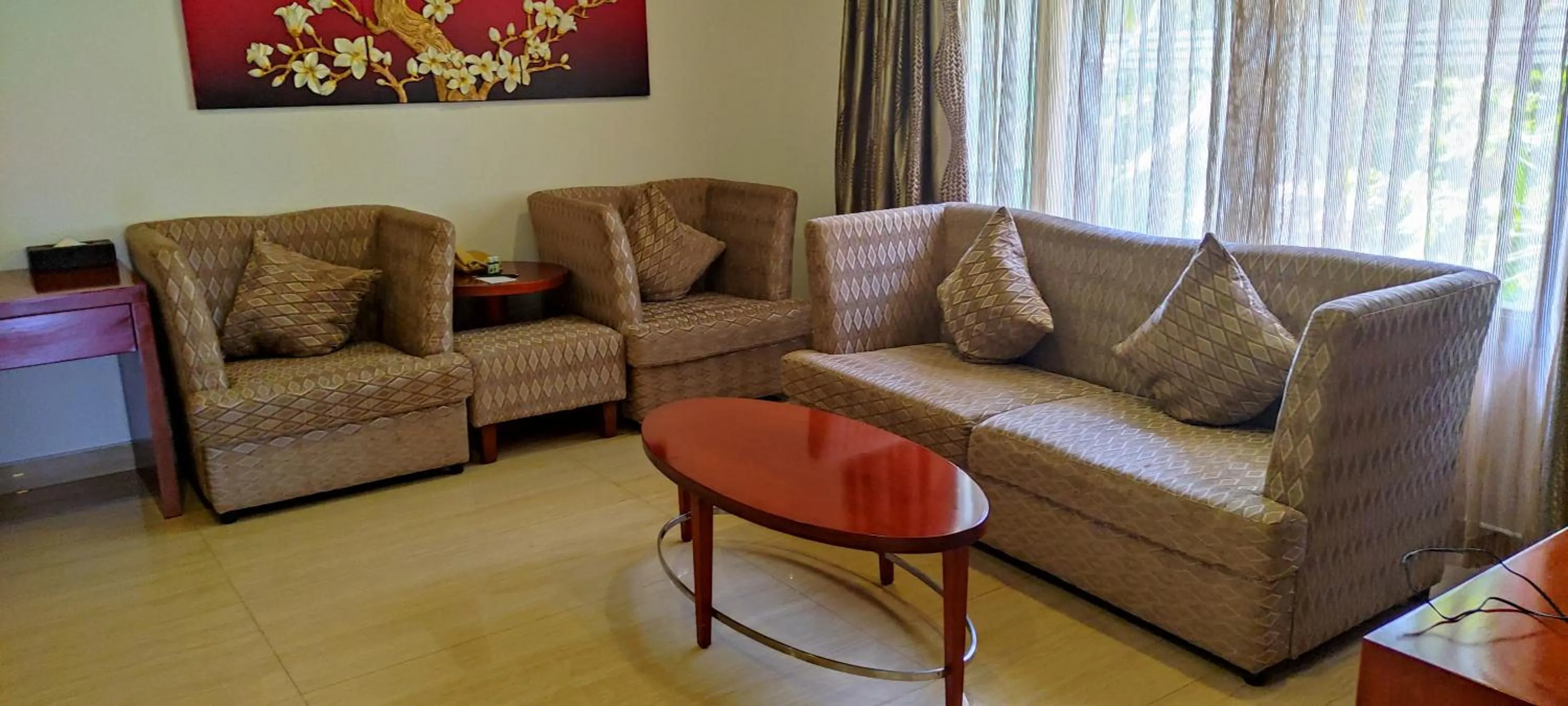 Seating area in Lake Palace Trivandrum