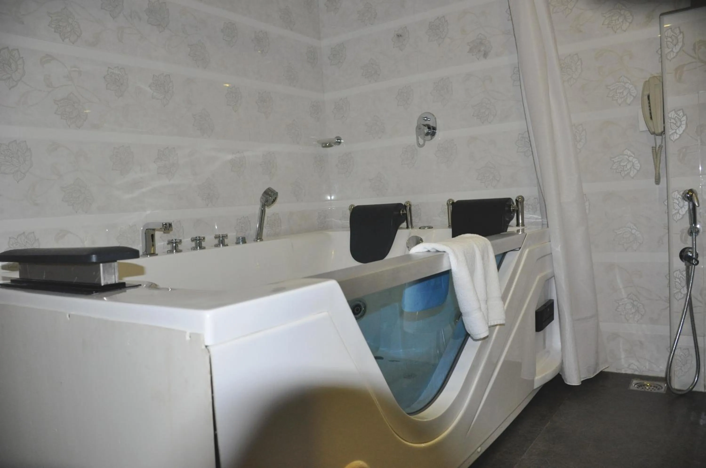 Bathroom in Lake Palace Trivandrum