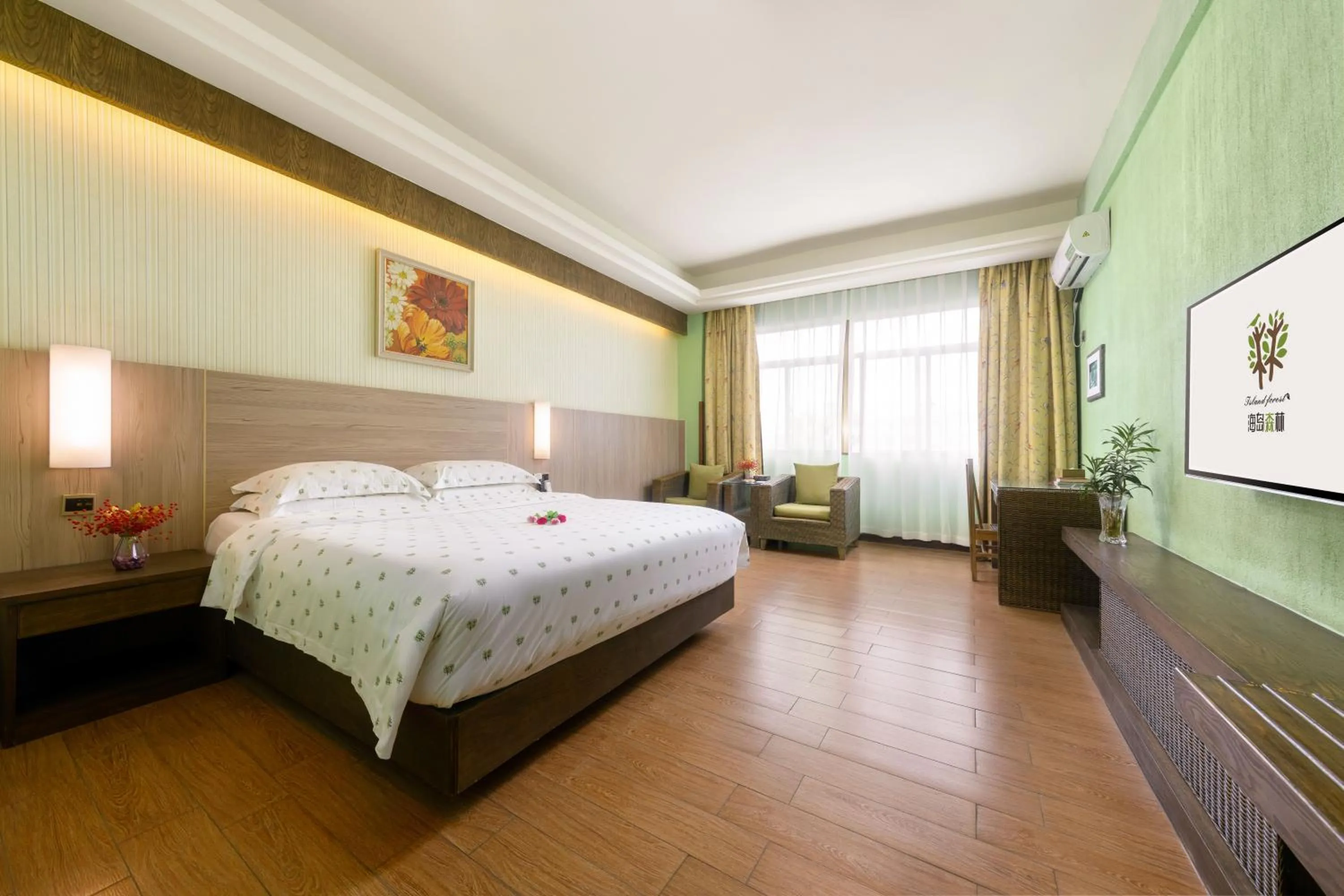 Photo of the whole room, Bed in Island Forest Hotel