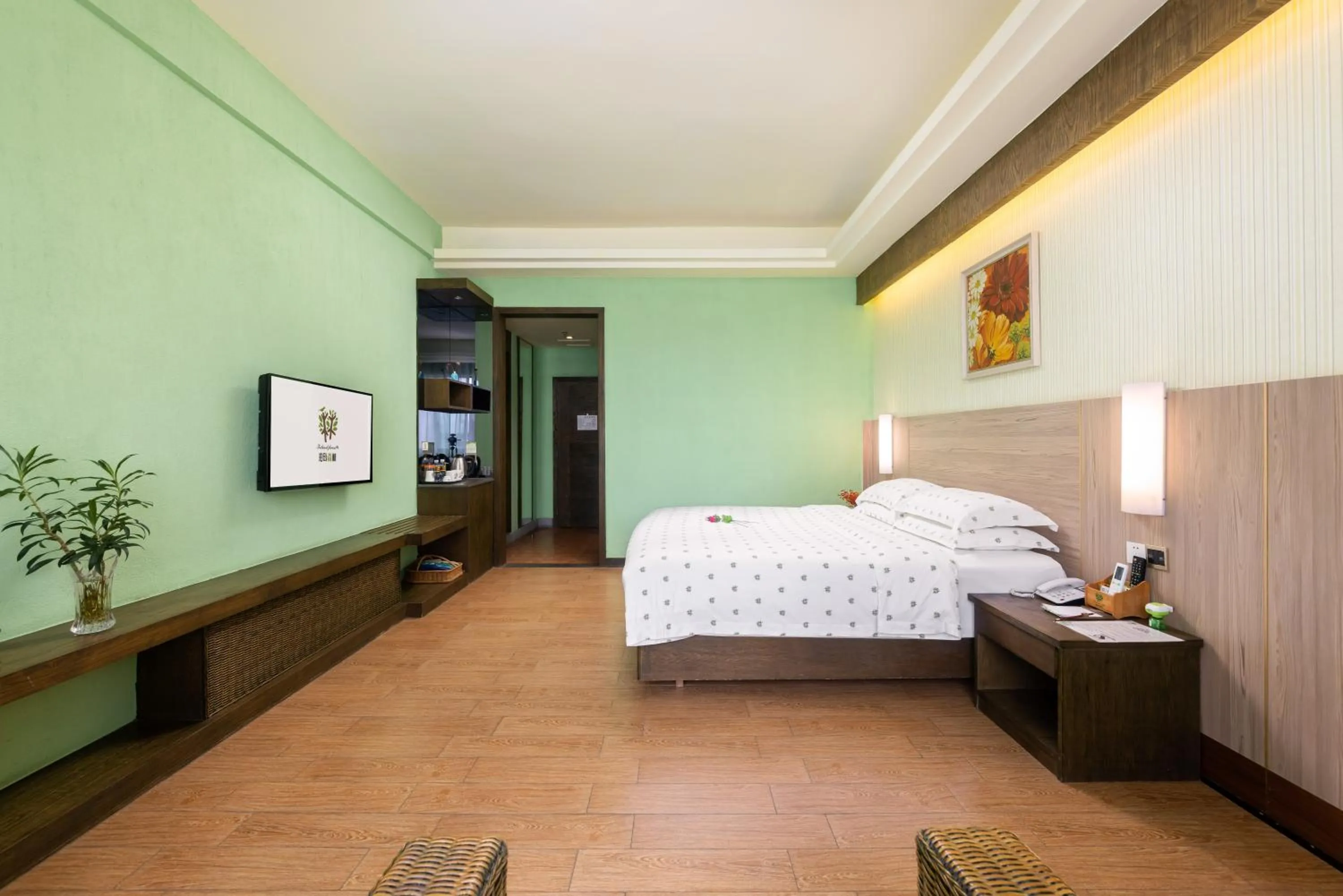 Photo of the whole room, Bed in Island Forest Hotel