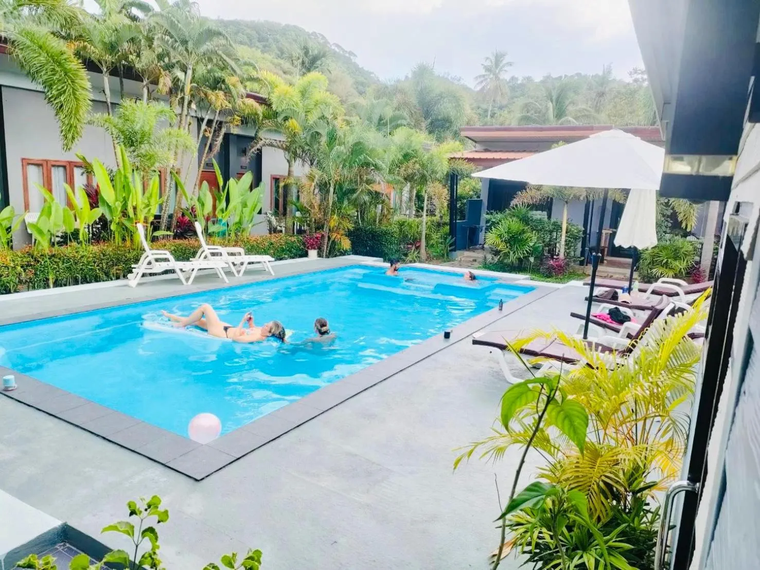 Swimming pool in Andawa Lanta Resort