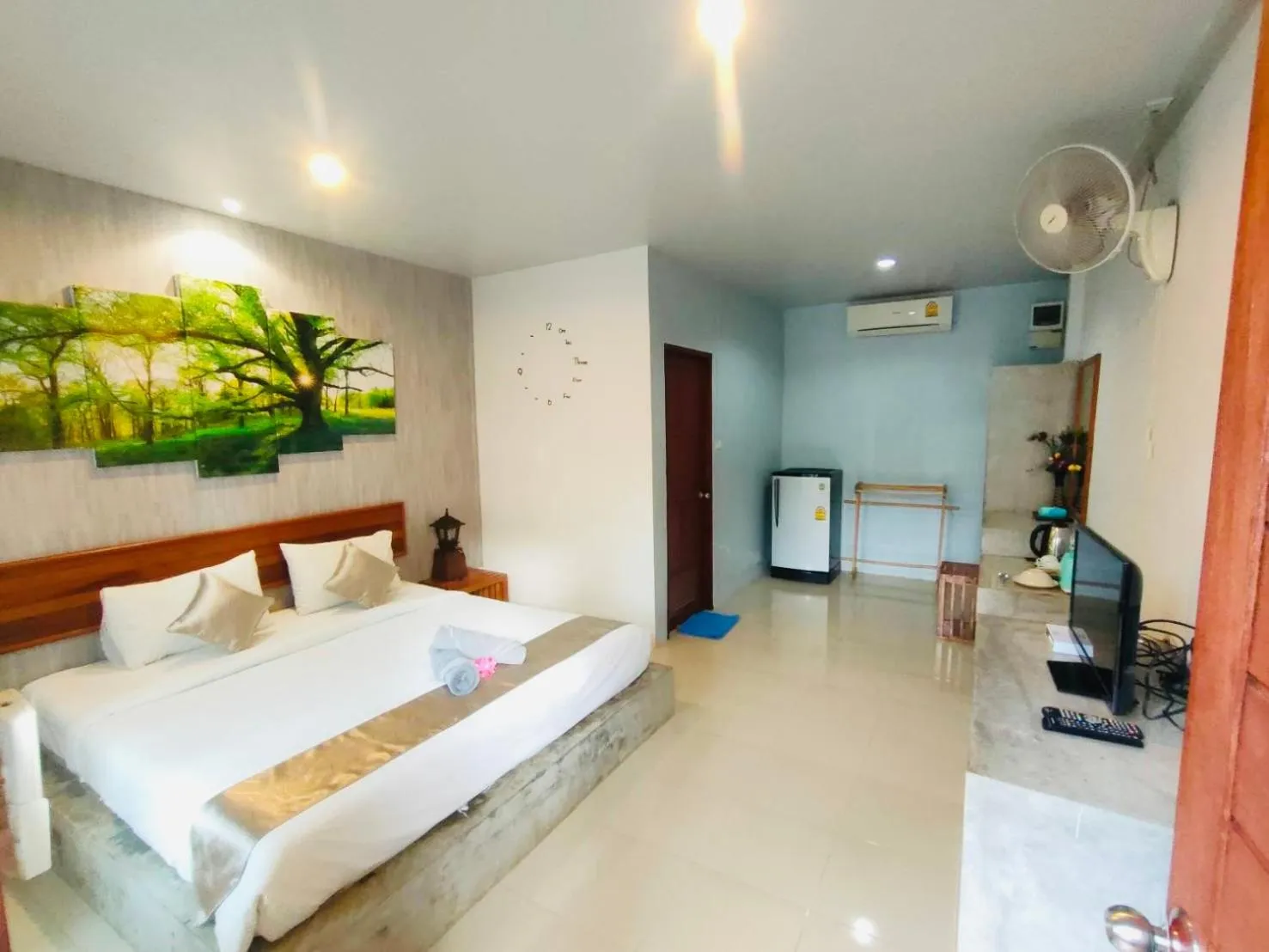 Property building, Bed in Andawa Lanta Resort