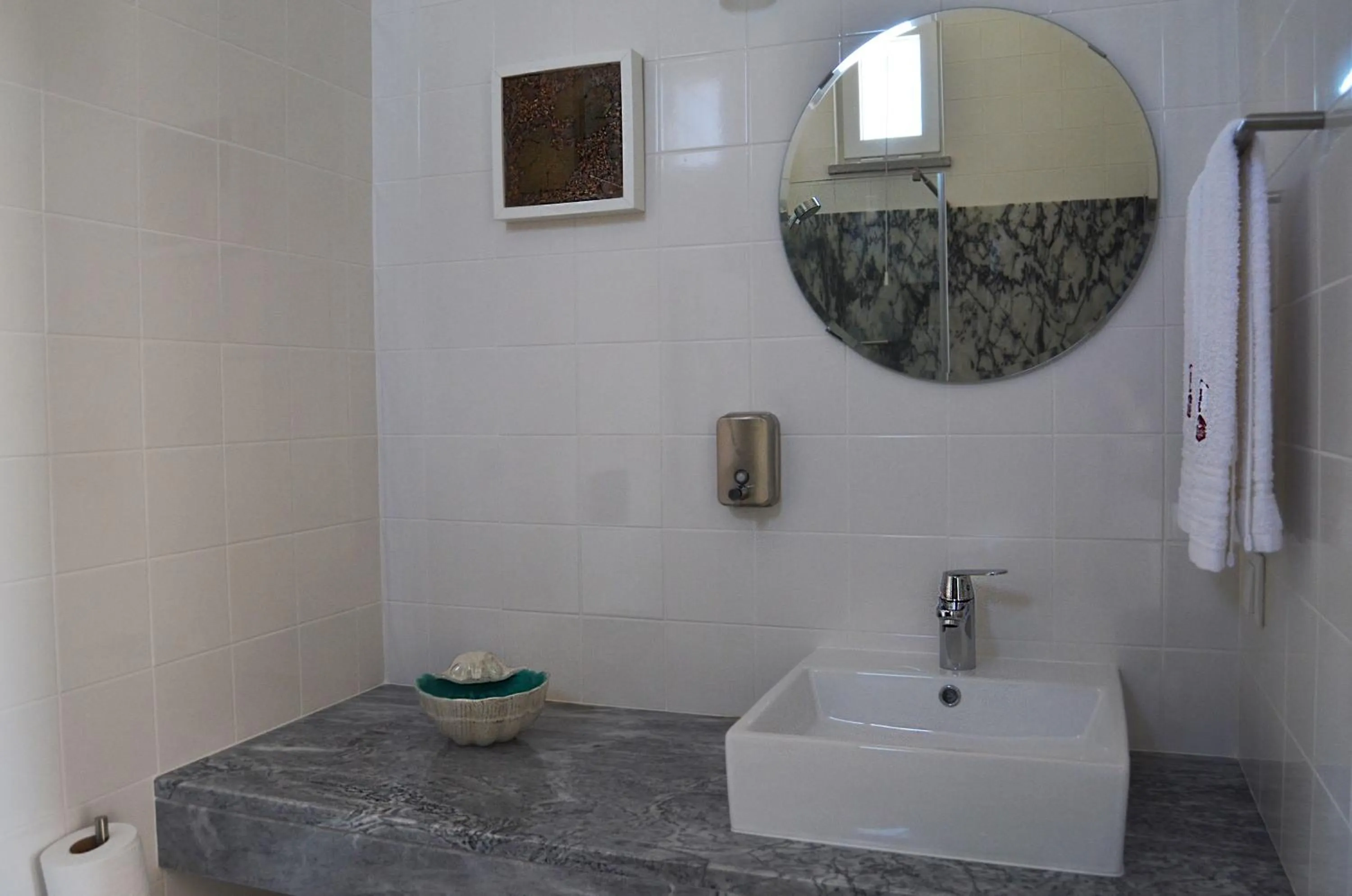 Bathroom in Entre Vinhas & Mar