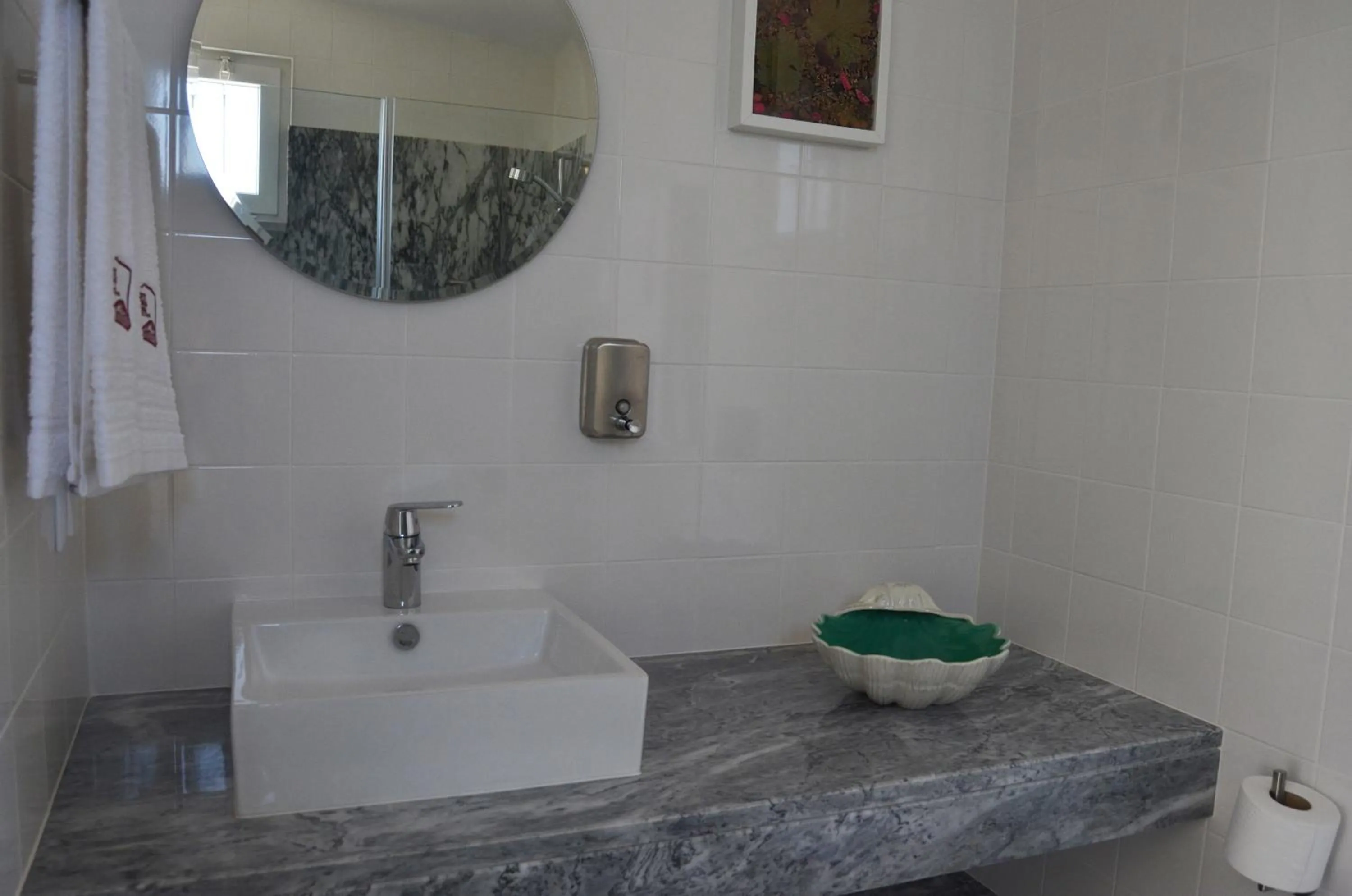 Bathroom in Entre Vinhas & Mar