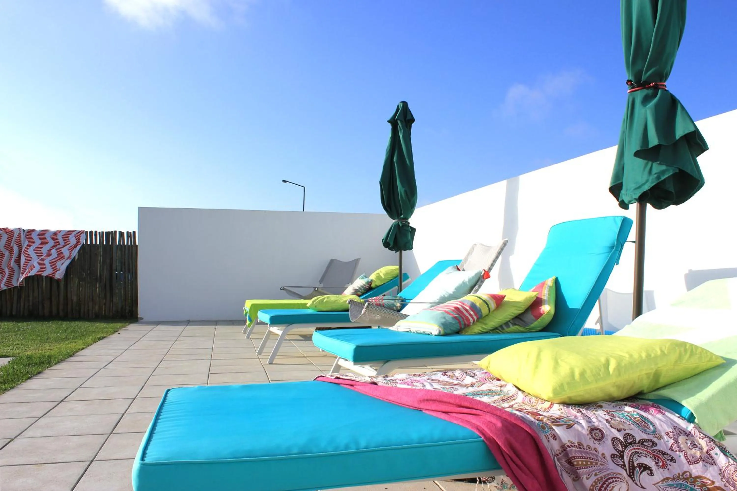 Pool view in Entre Vinhas & Mar