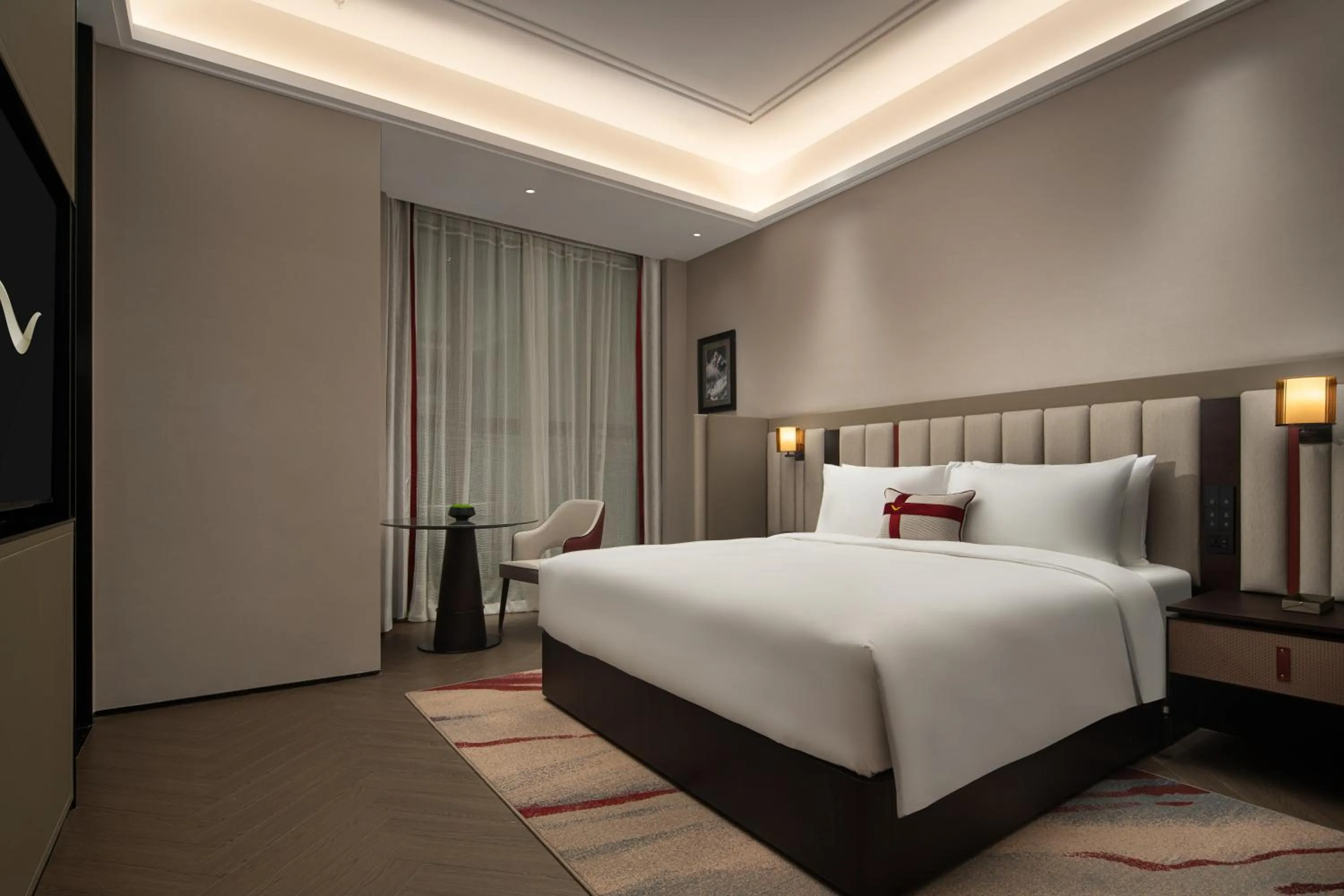 Bed in Mövenpick by Accor Shanghai People's Square