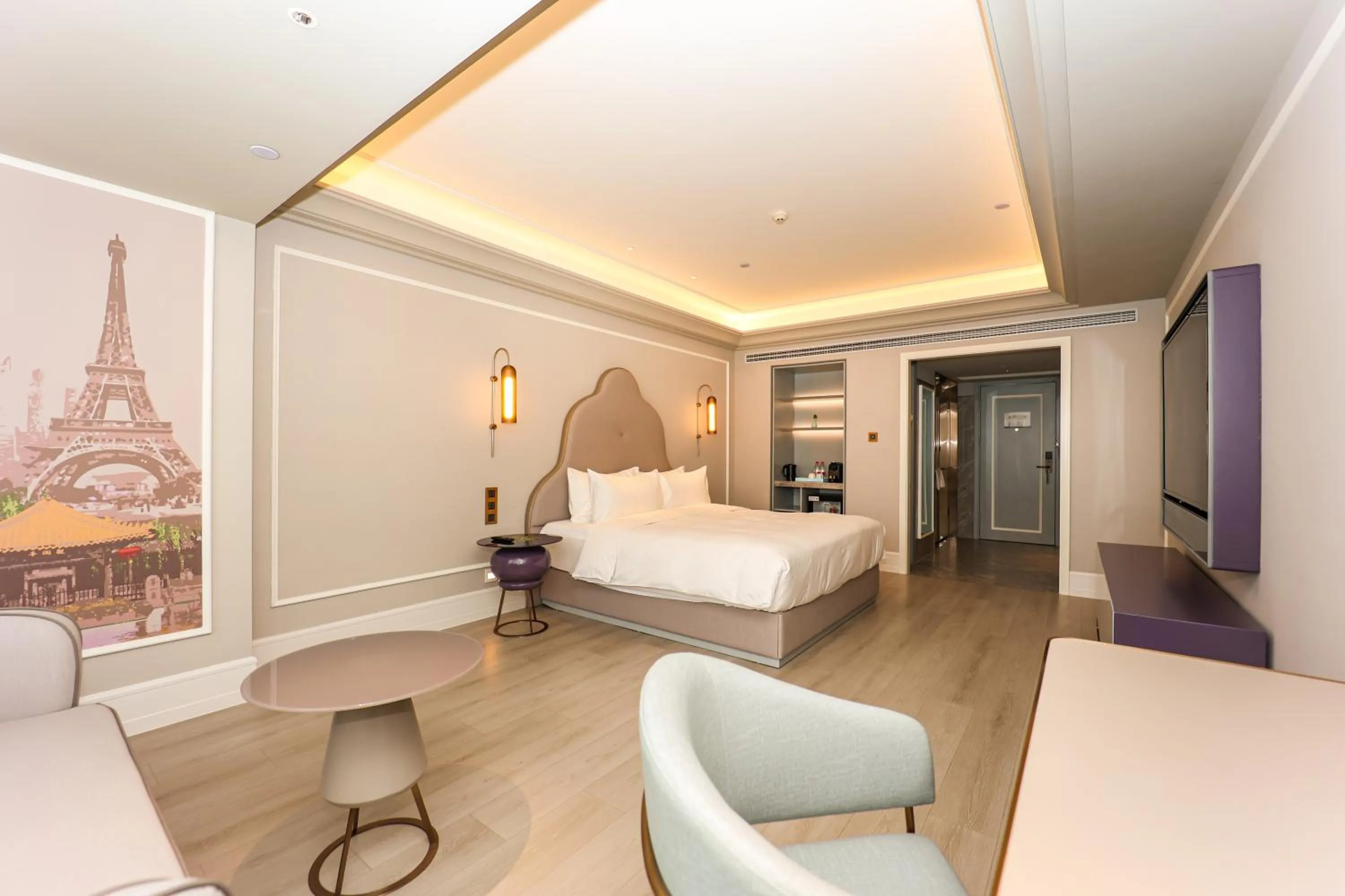 Photo of the whole room, Bed in Mercure Jinan West Railway Station