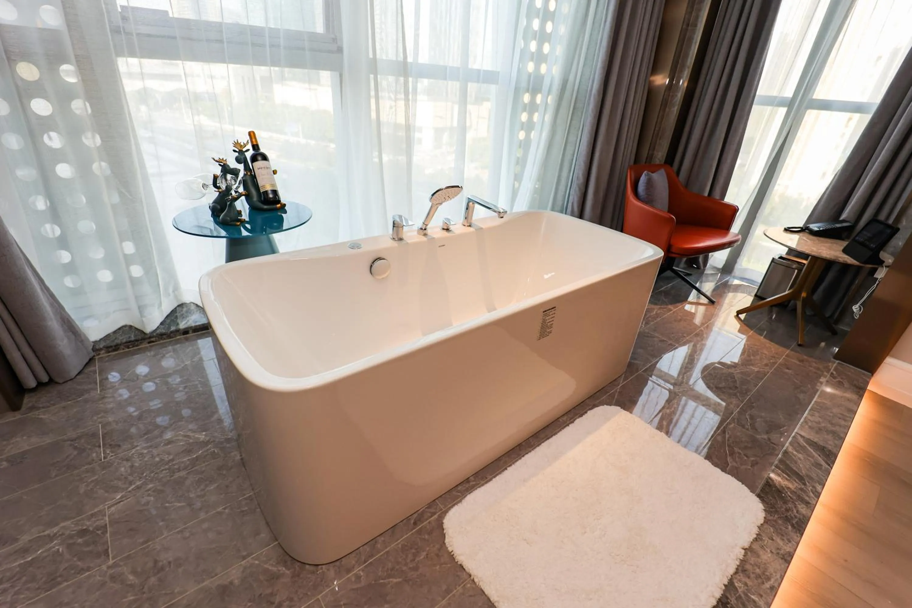 Bath in Mercure Jinan West Railway Station