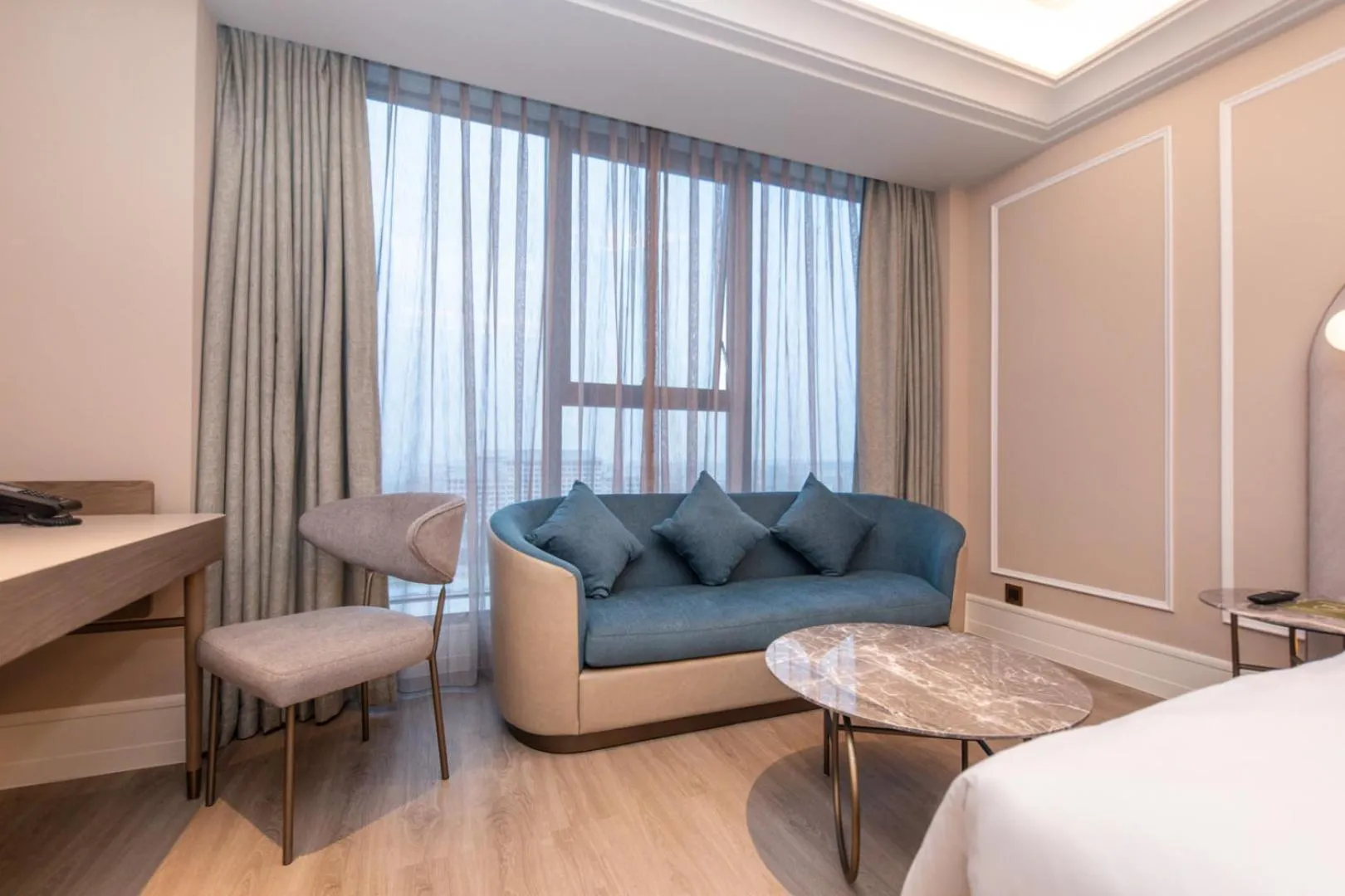 Seating area, Bed in Mercure Xinyang East Railway Station