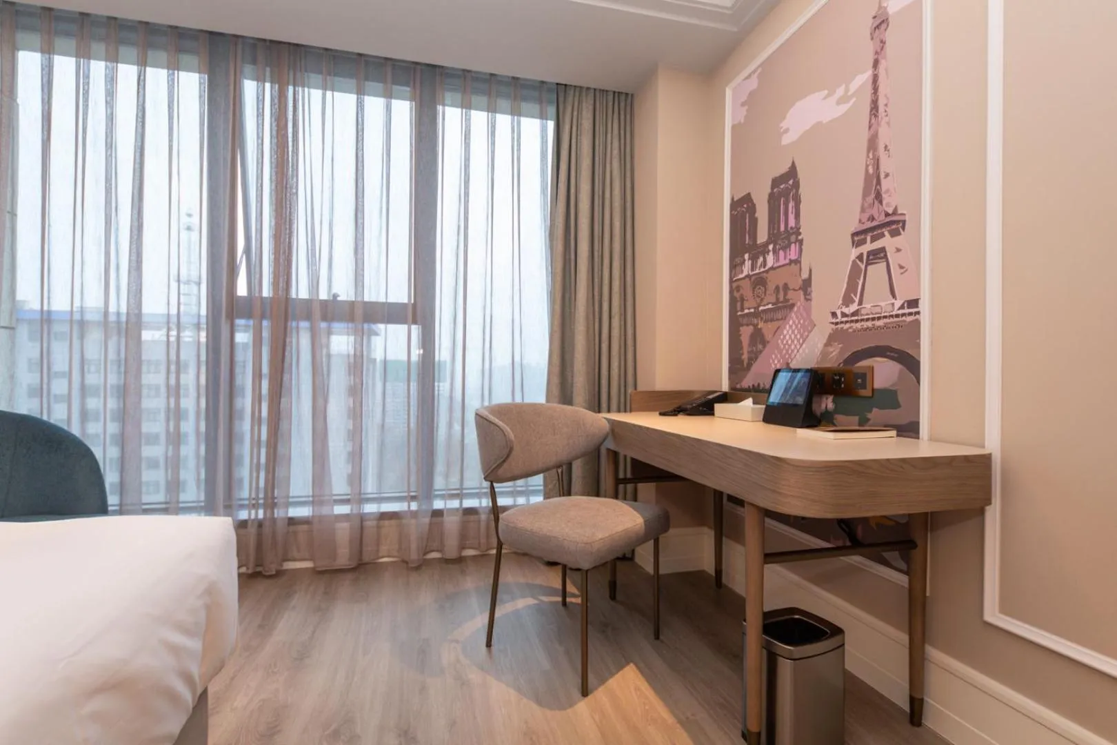 Seating area, Bed in Mercure Xinyang East Railway Station